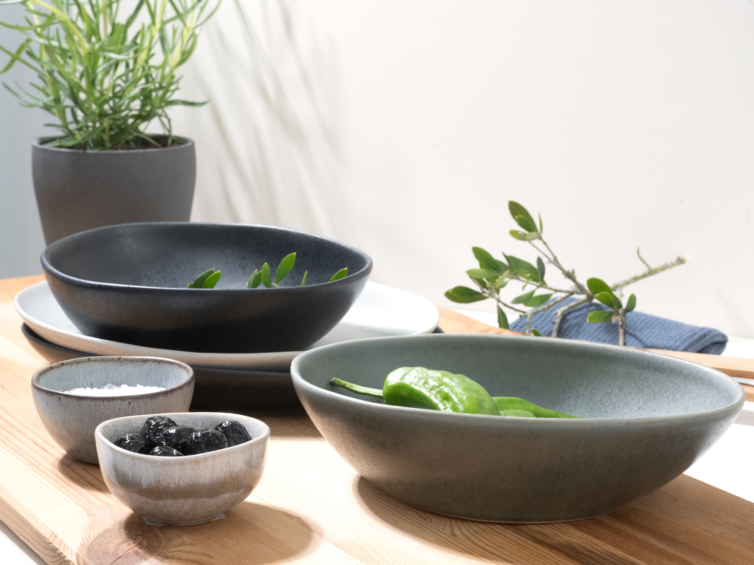 CreaTable Tafelservice »Pietra, Service 8-tlg.« Teller Set, Eleganz, Organische Grundform, Seidenmatte Oberfläche