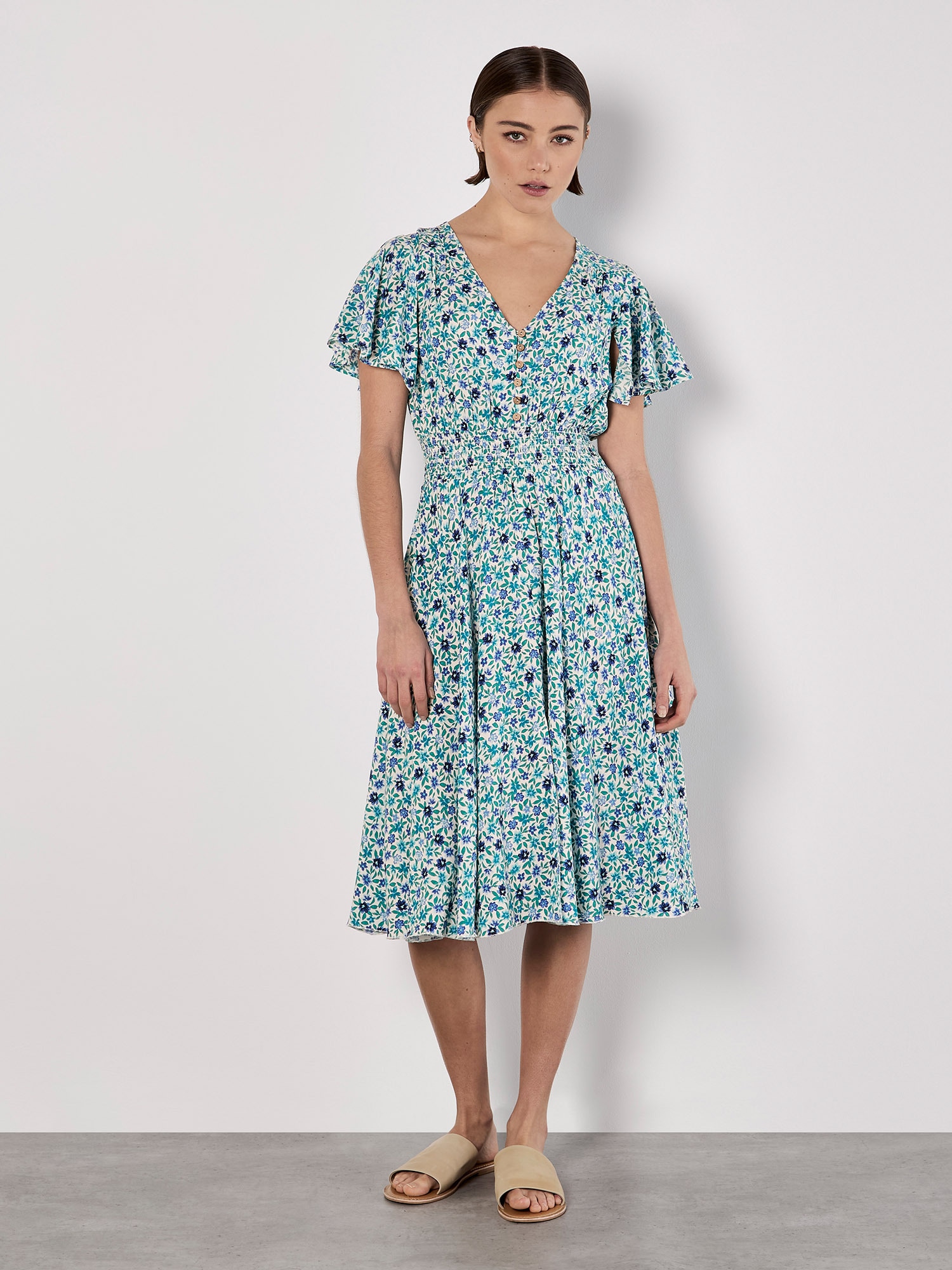 Apricot Midikleid "Gesmoktes Minikleid mit Zacken" mit Flügelarmen