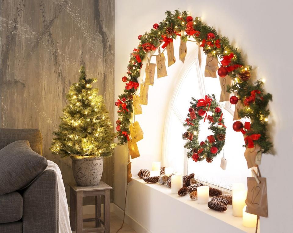 Thumbnail - Creativ deco Künstlicher Weihnachtsbaum "Weihnachtsdeko, künstlicher Christbaum, Tannenbaum" mit schwarzem Kunststoff-To...