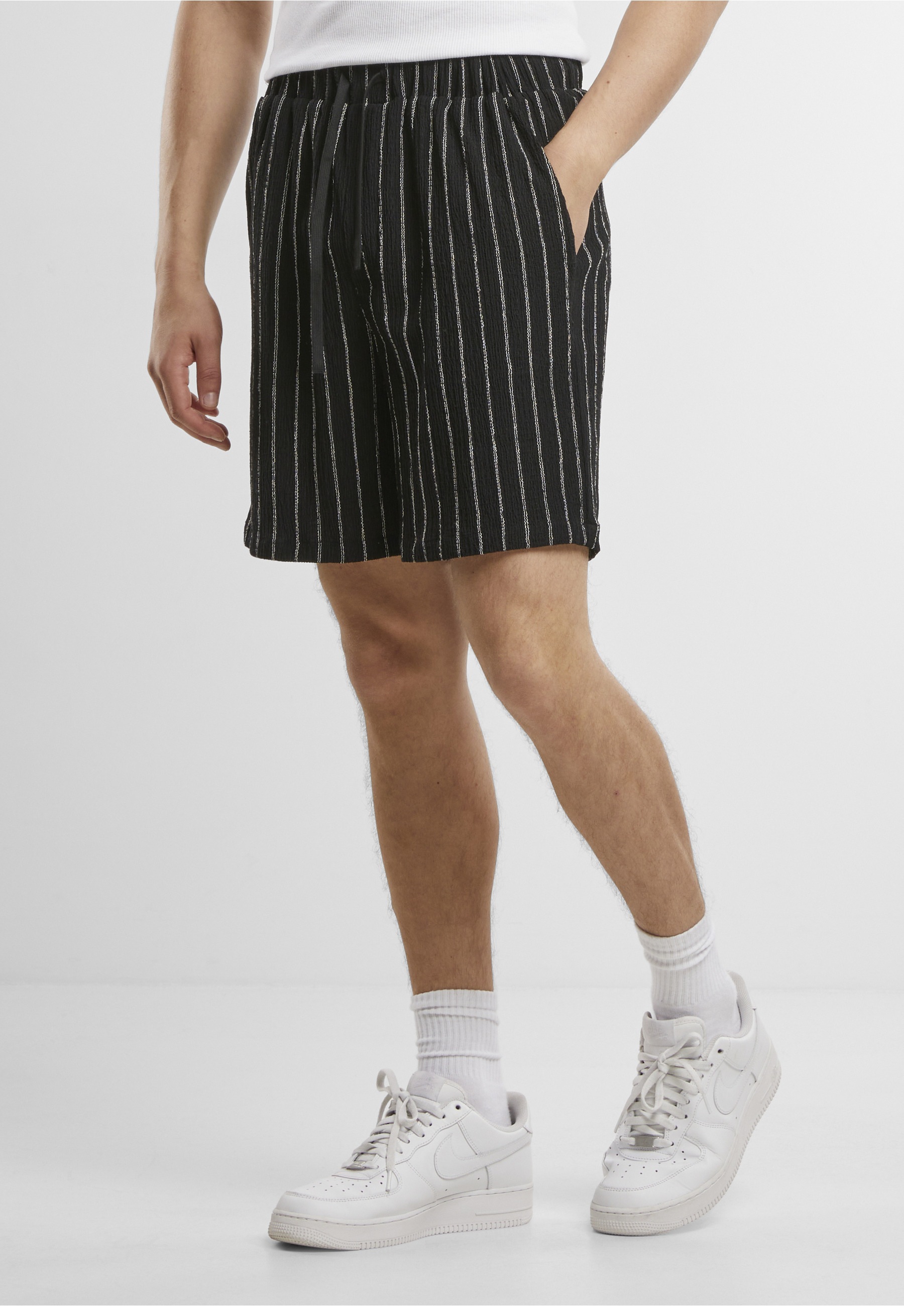 URBAN CLASSICS Shorts »Urban Classics Striped Crinkle Resort Shorts«