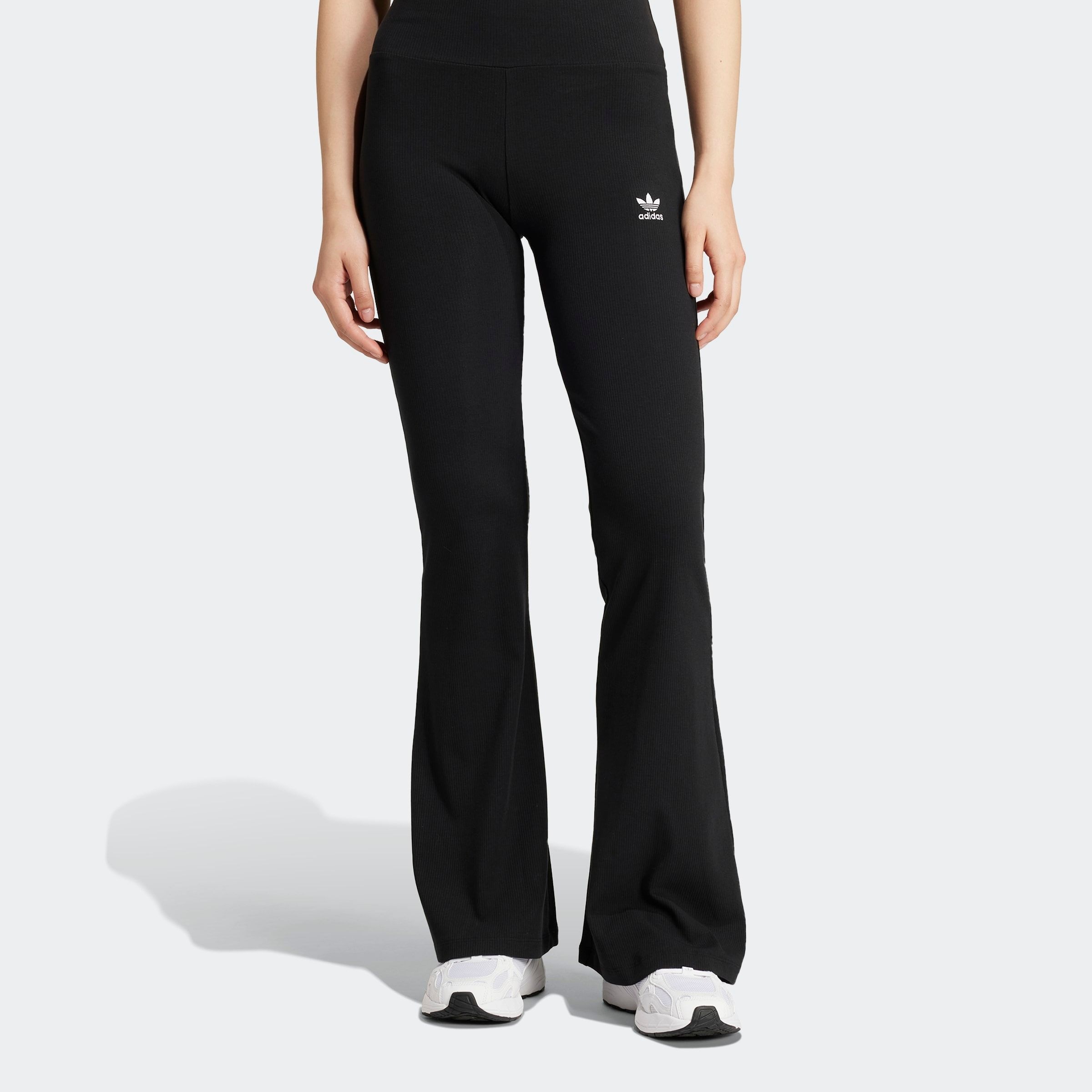 adidas Originals "ESS FL LEGGINGS" mit ausgestelltem Bein und Ripp Optik, h günstig online kaufen