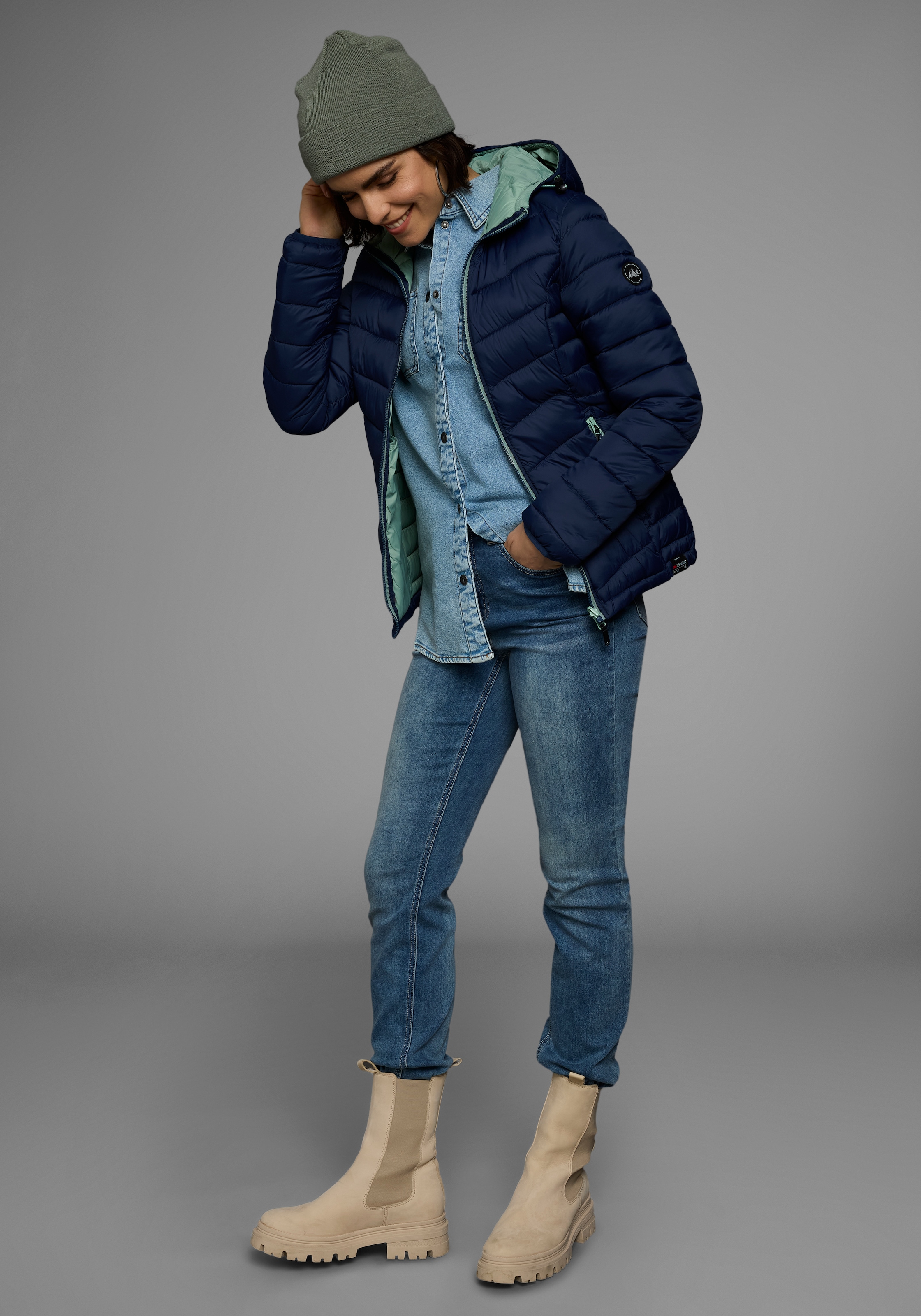 Polarino Steppjacke, mit Kapuze, für kühle Tage, aus leichtem Webmaterial, wasserabweisend