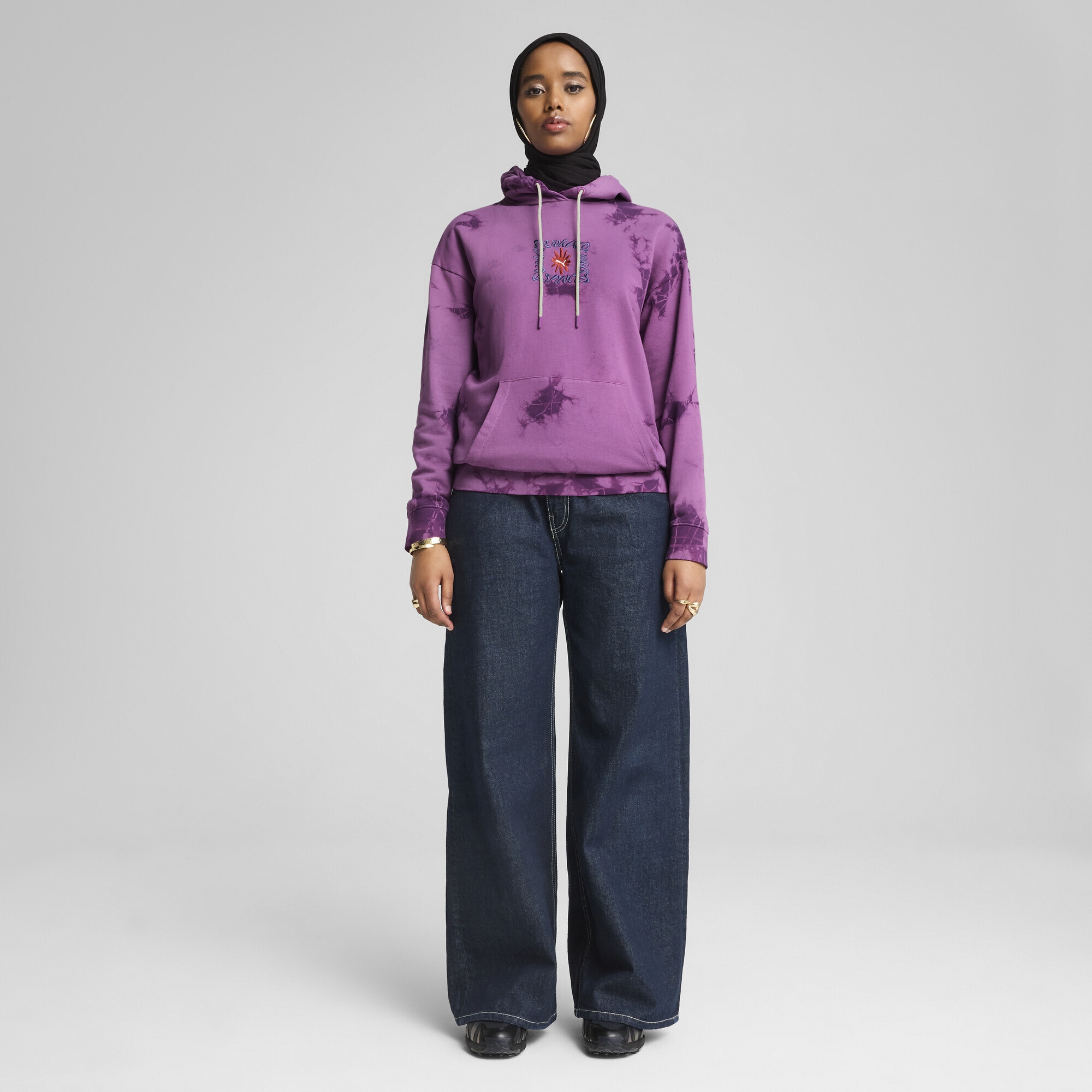 PUMA Hoodie »WARDROBE ESS FLORAL PACK Kurzer figurbetonter Hoodie mit«