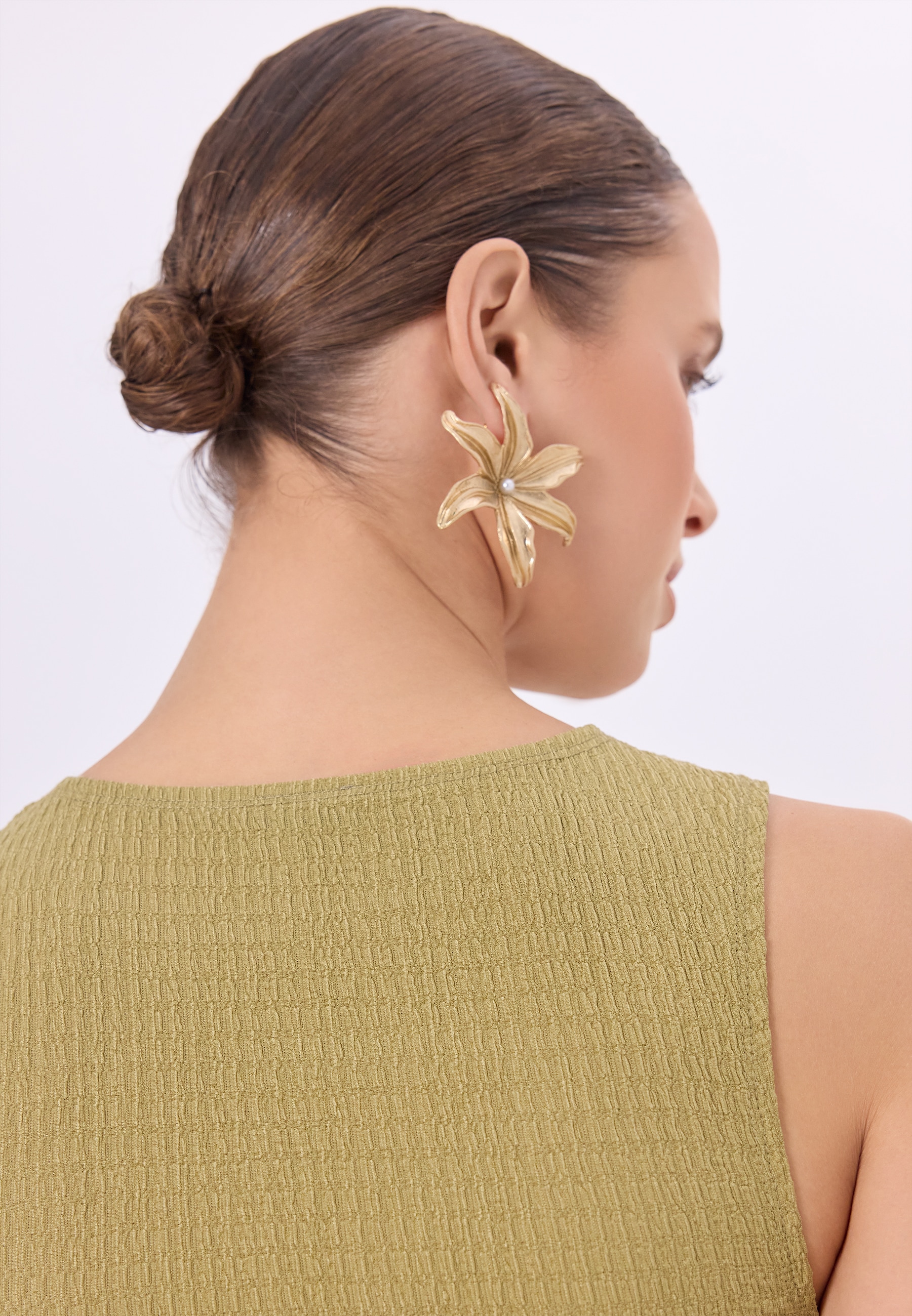 LSCN by LASCANA Crop-Top aus weicher Crinkleware mit Zieraccessoire