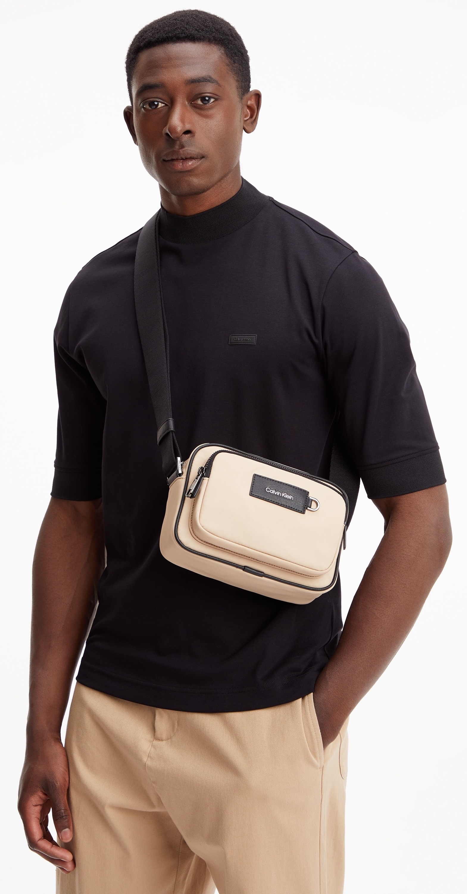 Calvin Klein Mini Bag »CK Rückseite CAMERA BAUR mit | ELEVATED bestellen gepolsterter BAG«