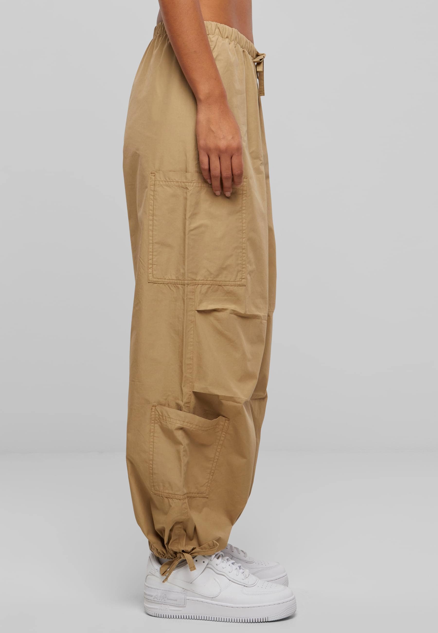URBAN CLASSICS Cargohose »Urban Classics Ladies Cotton Cargo Parashute Pants«, (1 tlg.)