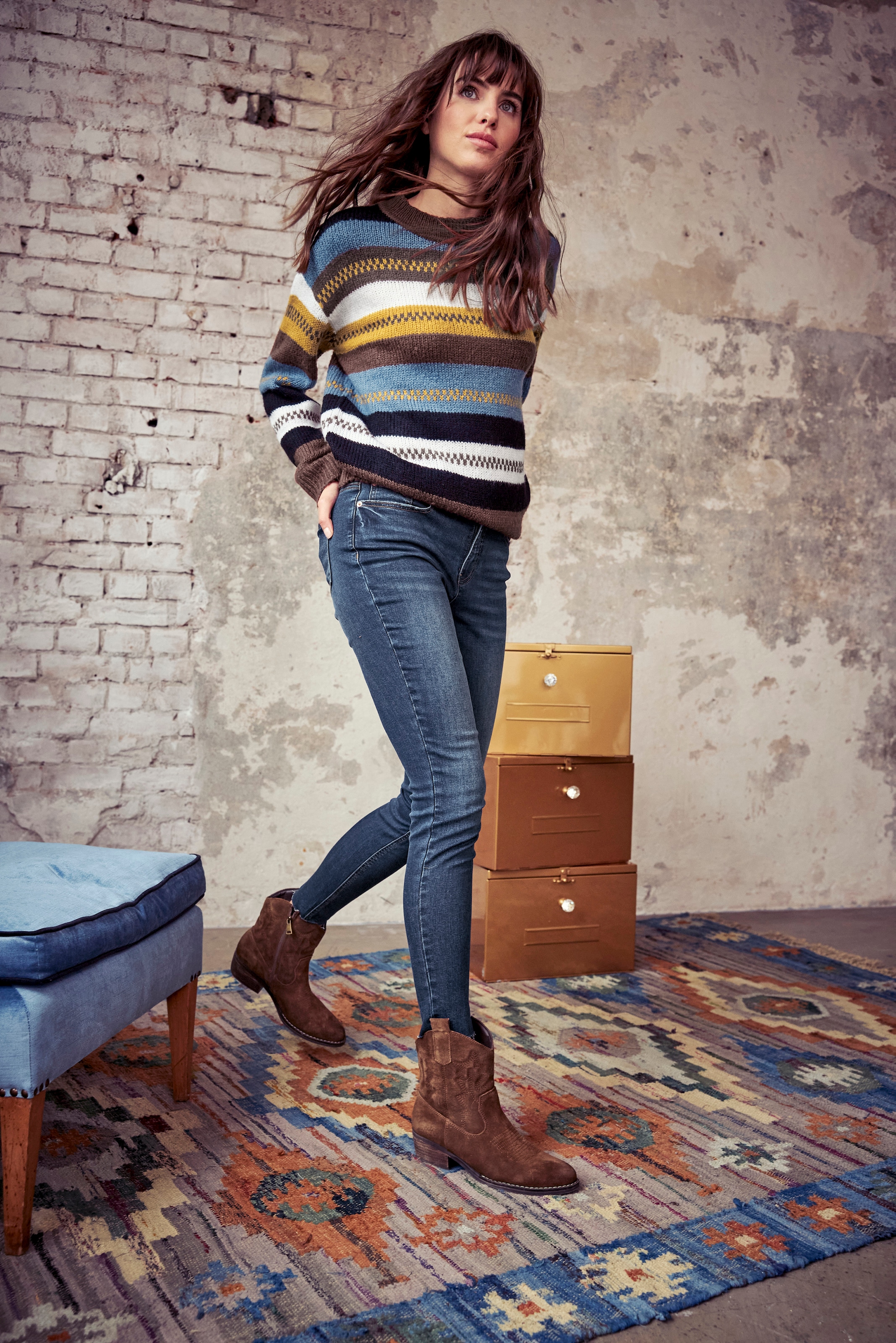 Aniston CASUAL Skinny-fit-Jeans, regular waist Beinabschluss ausgefransten bestellen - mit online | BAUR
