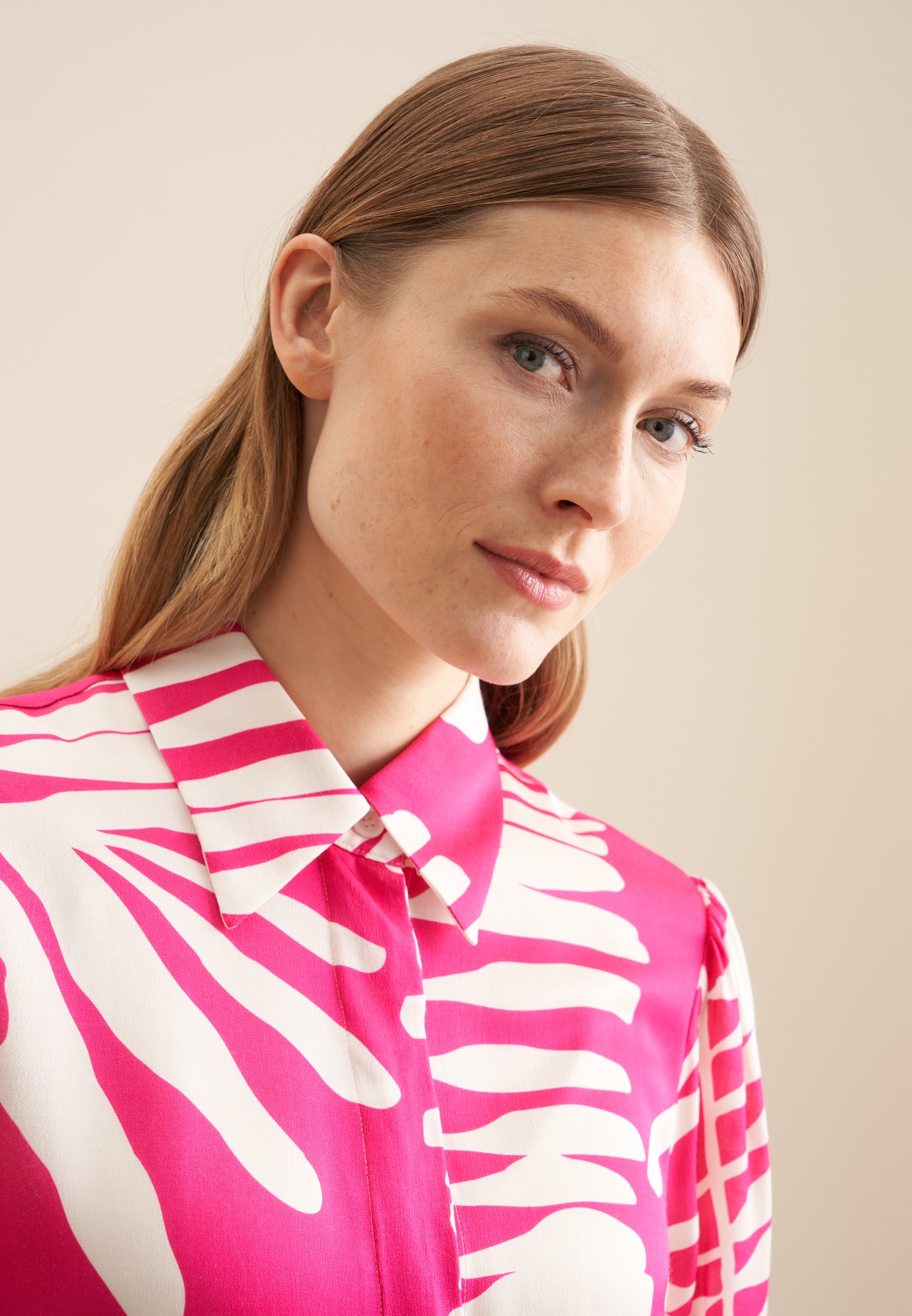 Thumbnail - seidensticker Hemdbluse "Schwarze Rose" 1/1 Kragen Blätter