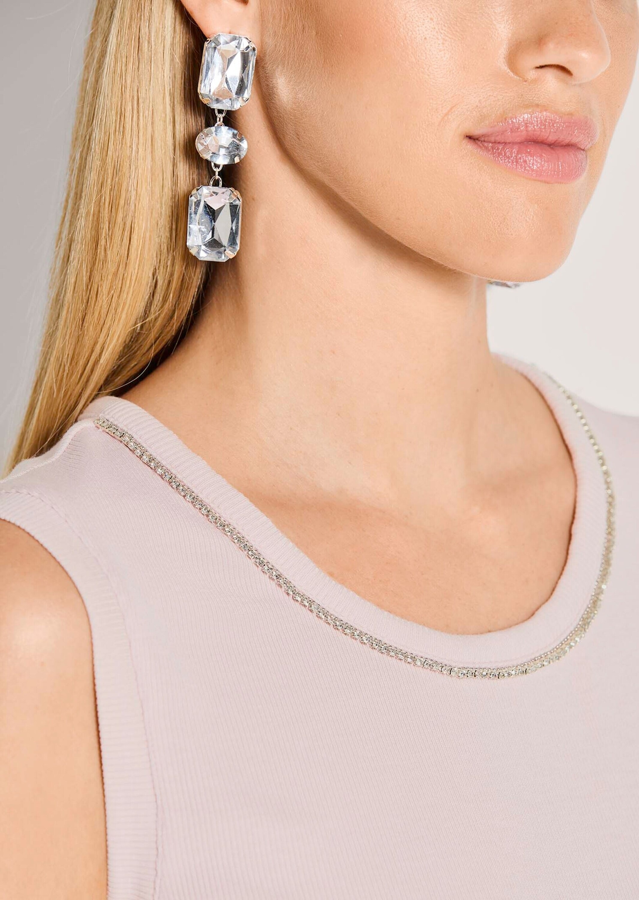 MADELEINE Kurzarmshirt »Top Elegantes Kurzarm Sommeroberteil mit Strass« Strassband