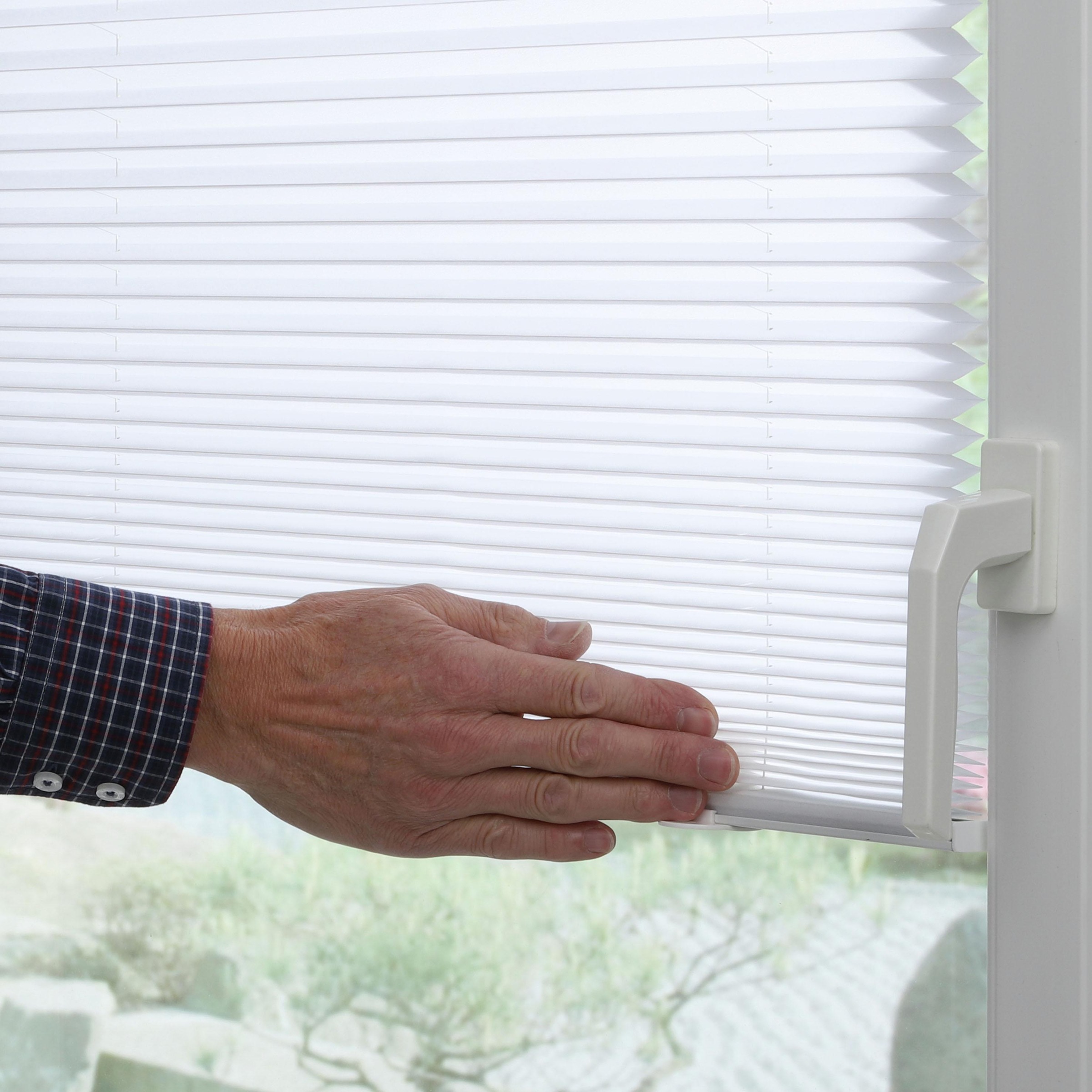 GARDINIA Plissee »Plissee Solo mit Saugnäpfen« Lichtschutz ohne Bohren mit integrierter Schnurführung