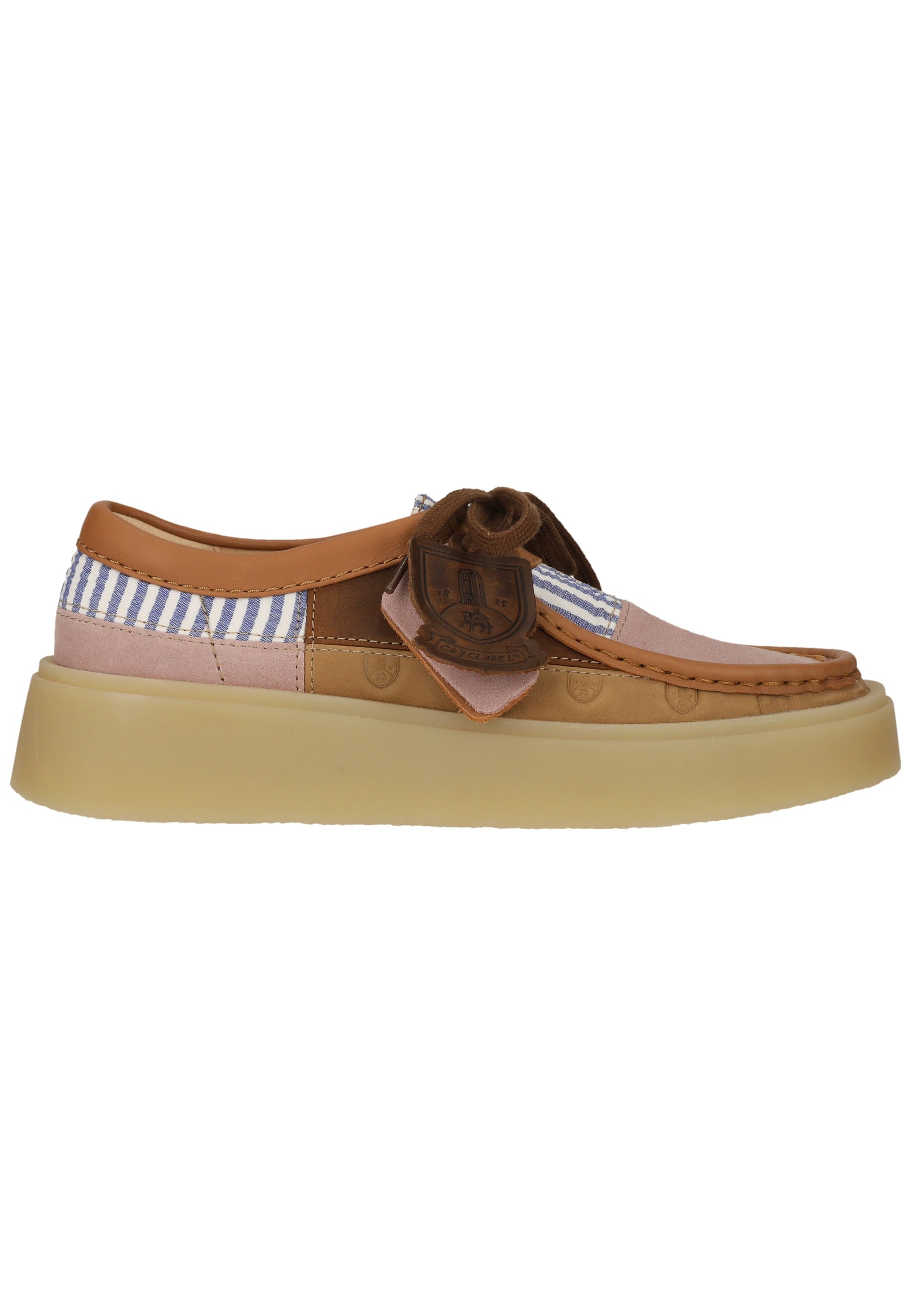 Clarks Schnürschuh »Torview«  mit Uni-Streifen und Monogramm-Prints