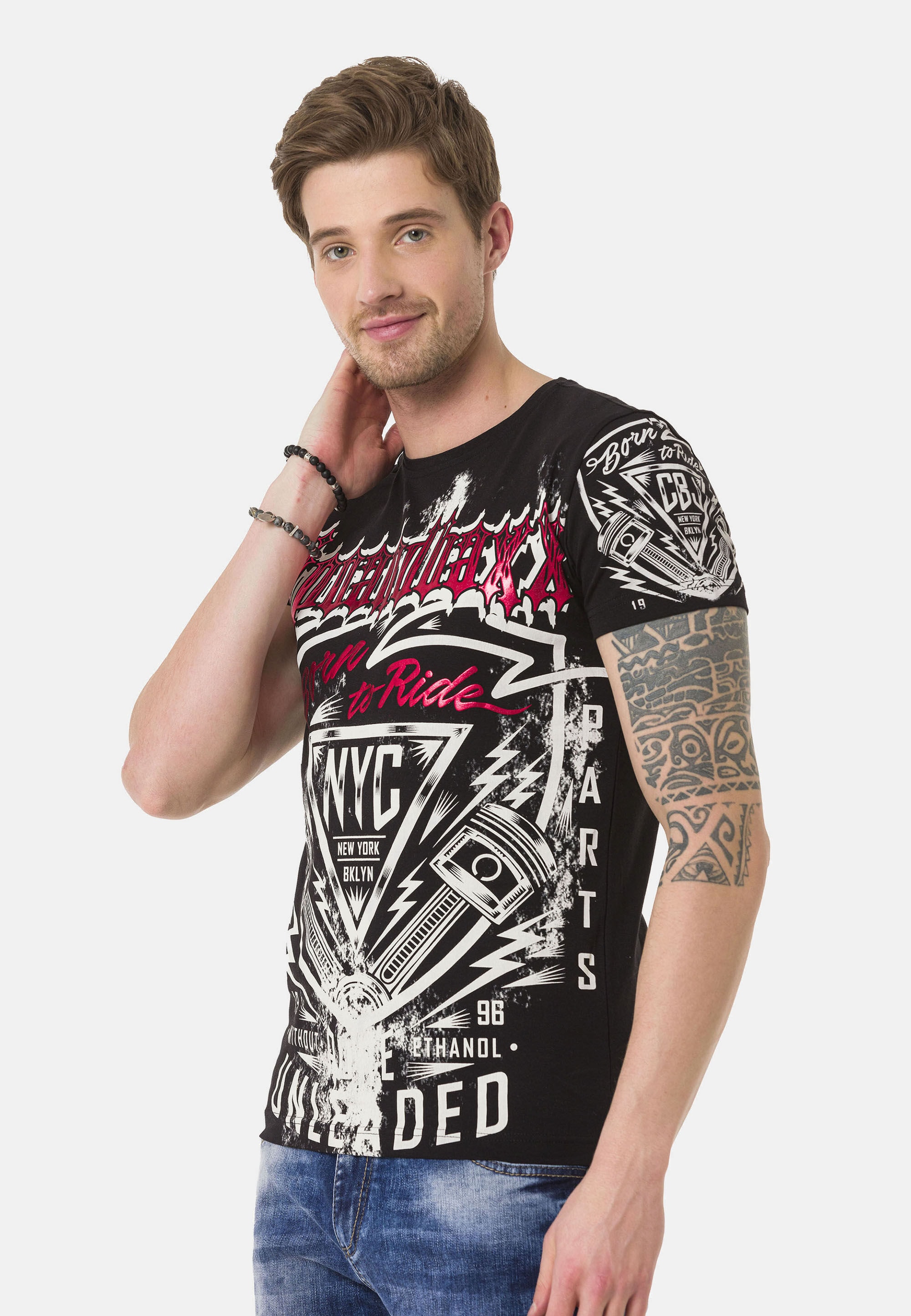 Cipo & Baxx T-Shirt »T-Shirt«, mit großem Frontprint ein echtes Highlight