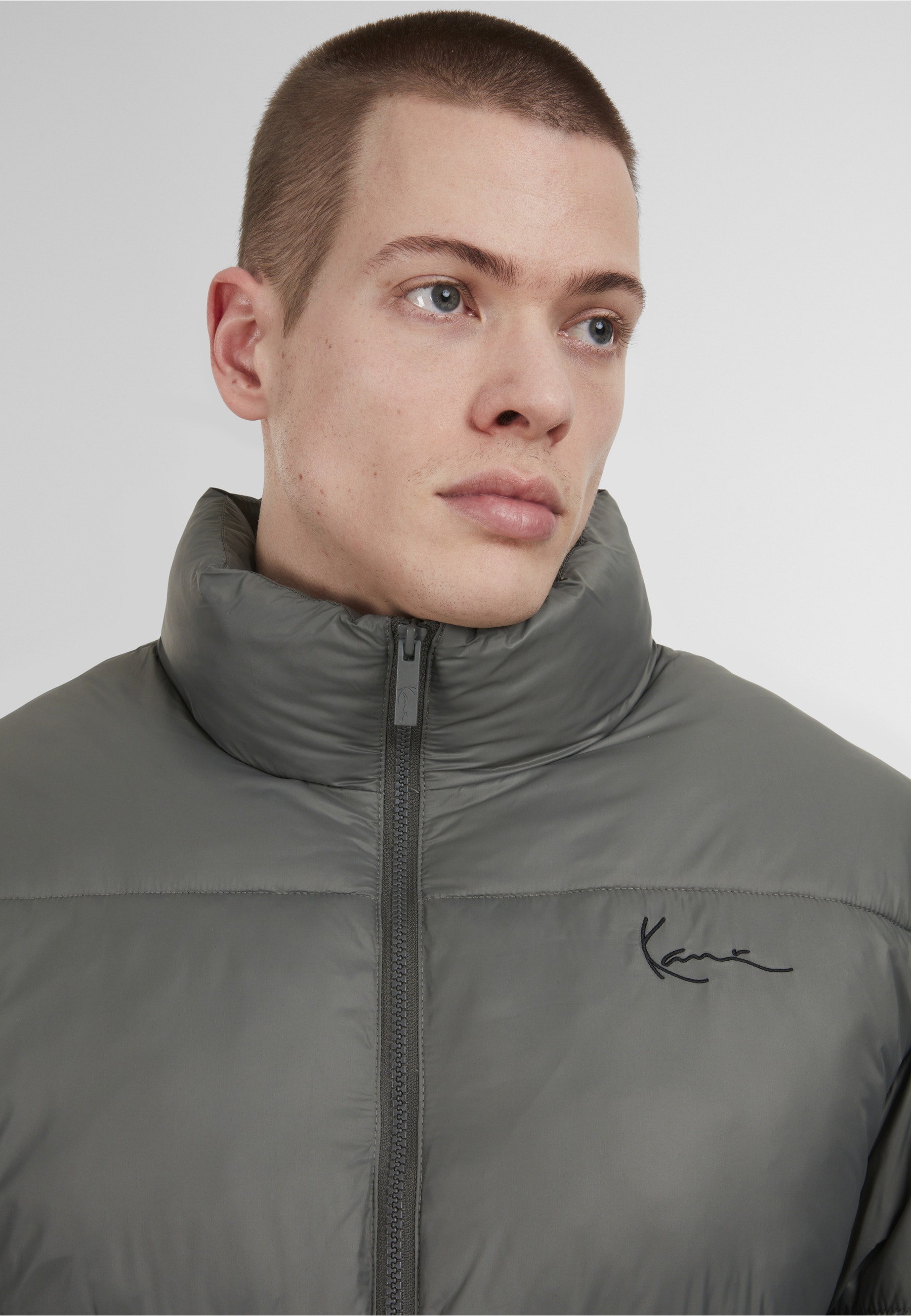 Karl Kani Winterjacke »Karl Kani Small Signature Embossed Logo Puffer Jacket« 1 Stk. tlg. ohne Kapuze