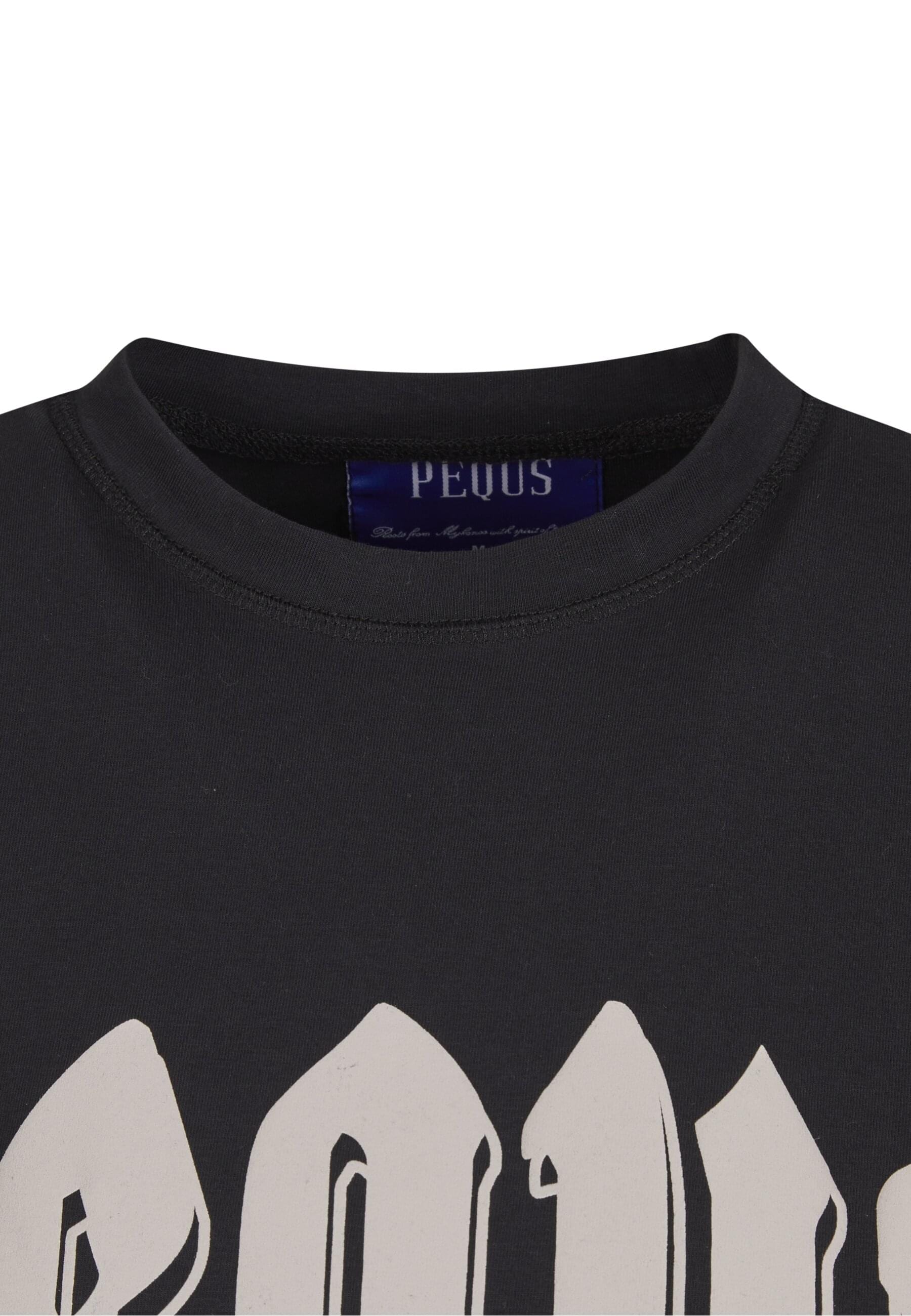 PEQUS T-Shirt »PEQUS PEQUS Fitted Outlined Mythic Logo T-shirt«, (1 tlg.)