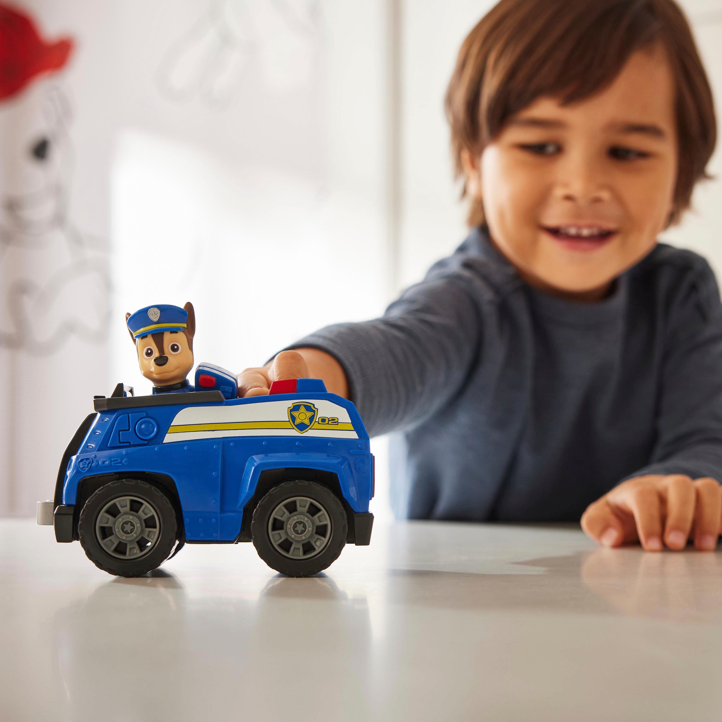 Spin Master Spielzeug-Auto »Paw Patrol - Sust. Basic Vehicle Chase«, zum Teil aus recycelten Material