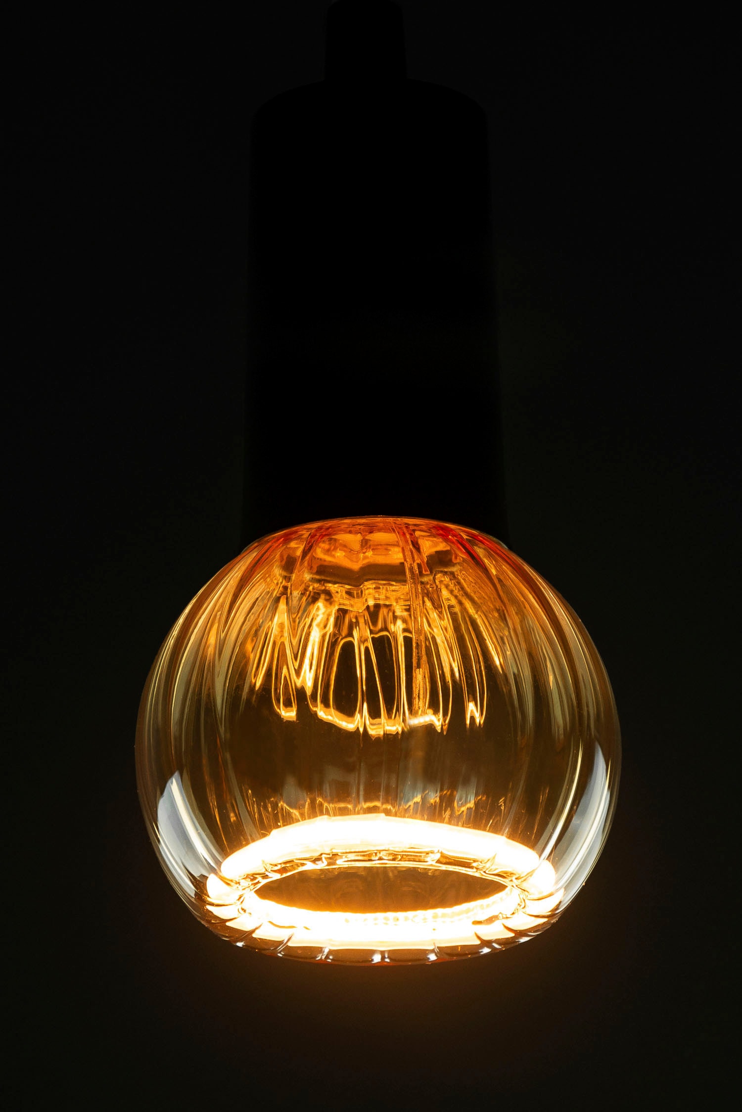 SEGULA LED-Leuchtmittel »LED Floating Globe 80 straight gold«, E27, 1 St., Extra-Warmweiß, LED Floating Globe 80 straight gold, E27, 4W, CRI 90, dimmbar
