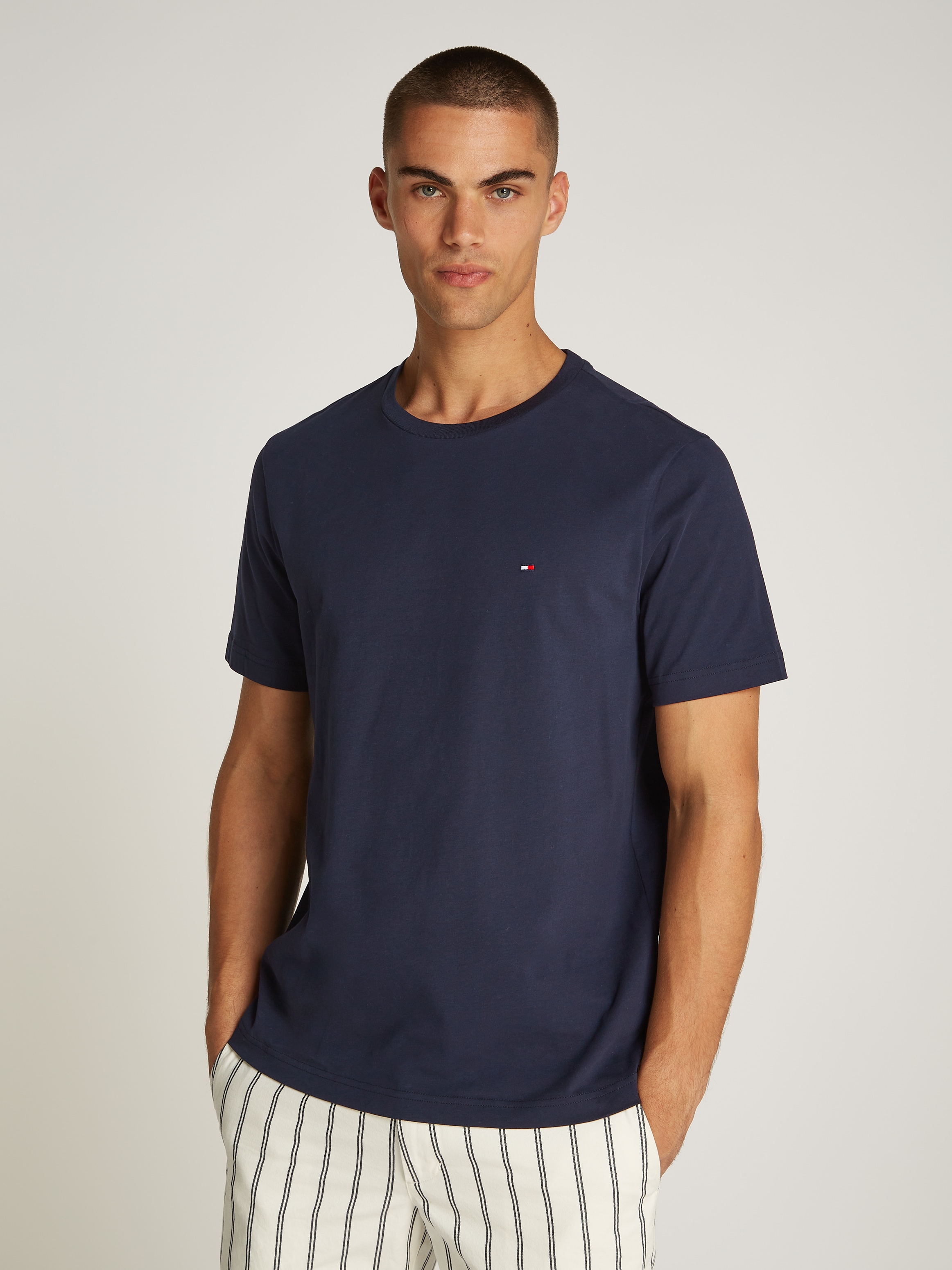 Tommy Hilfiger T-Shirt "ESSENTIAL REGULAR FIT SOLID mit Stickerei" unifarbe günstig online kaufen