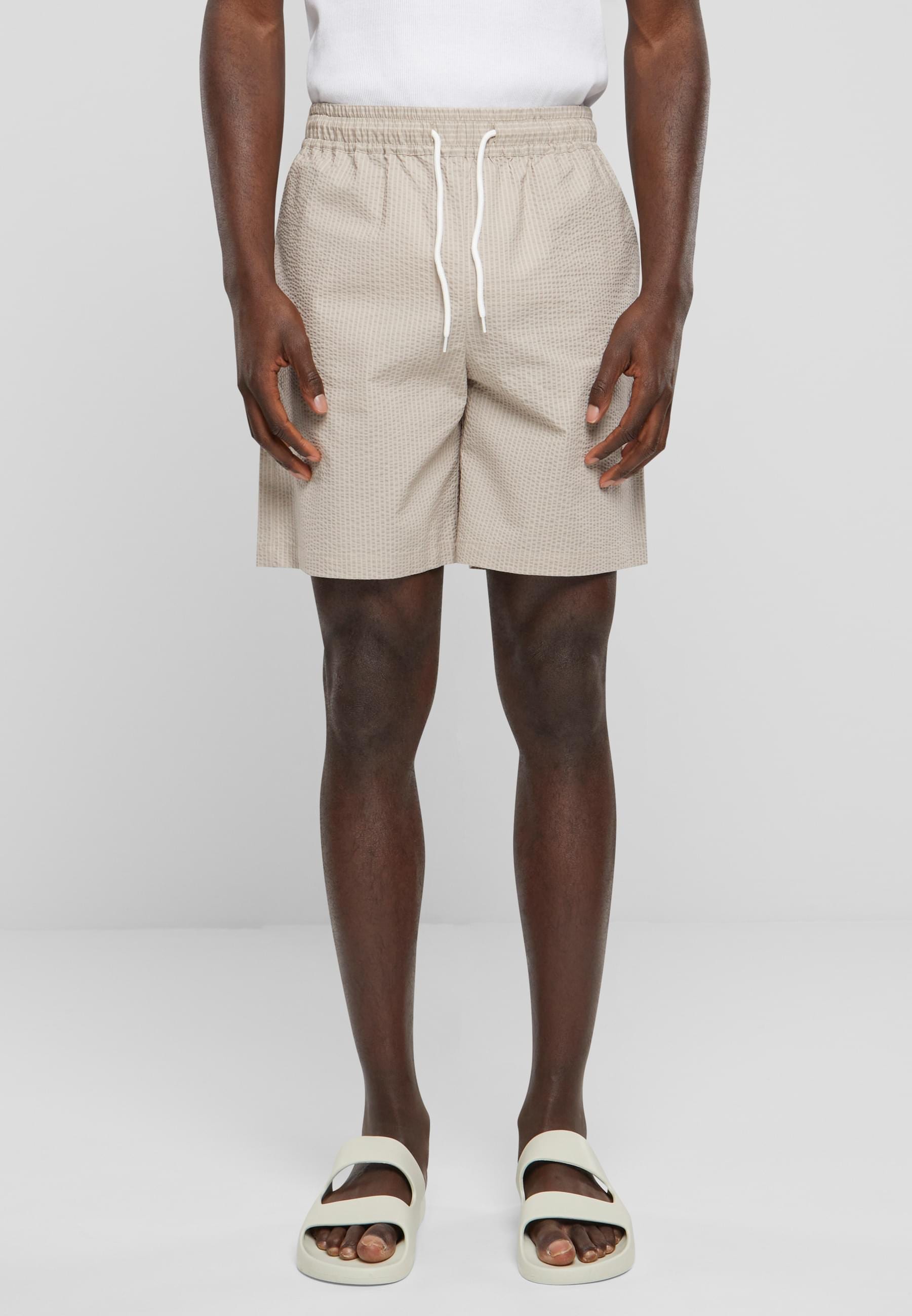 URBAN CLASSICS Shorts »Urban Classics Herren Basic Seersucker Shorts«, (1 tlg.)