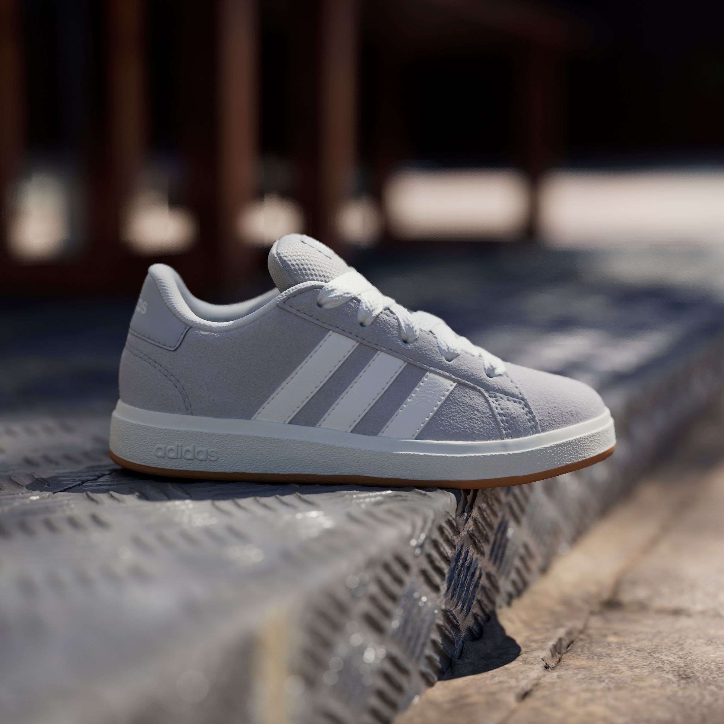 adidas Sportswear Sneaker »GRAND COURT 00S KIDS«, Design auf den Spuren des adidas Superstar
