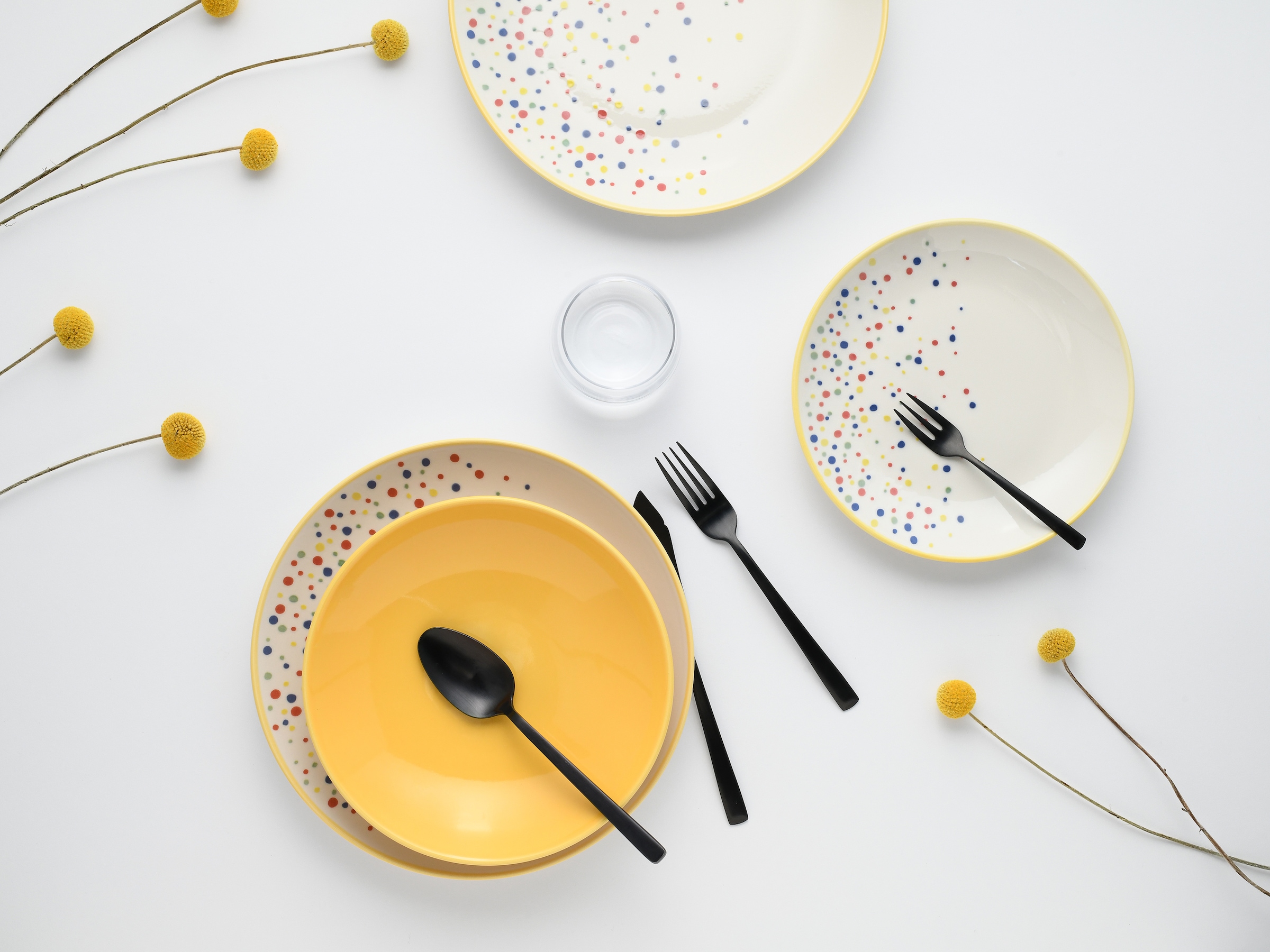 CreaTable Teller-Set »Joy, Tellerset 12-tlg.«, (Set, 12 tlg.), Unregelmäßige bunte Punkte, Gute Laune Geschirr, Frisch, Freundlich