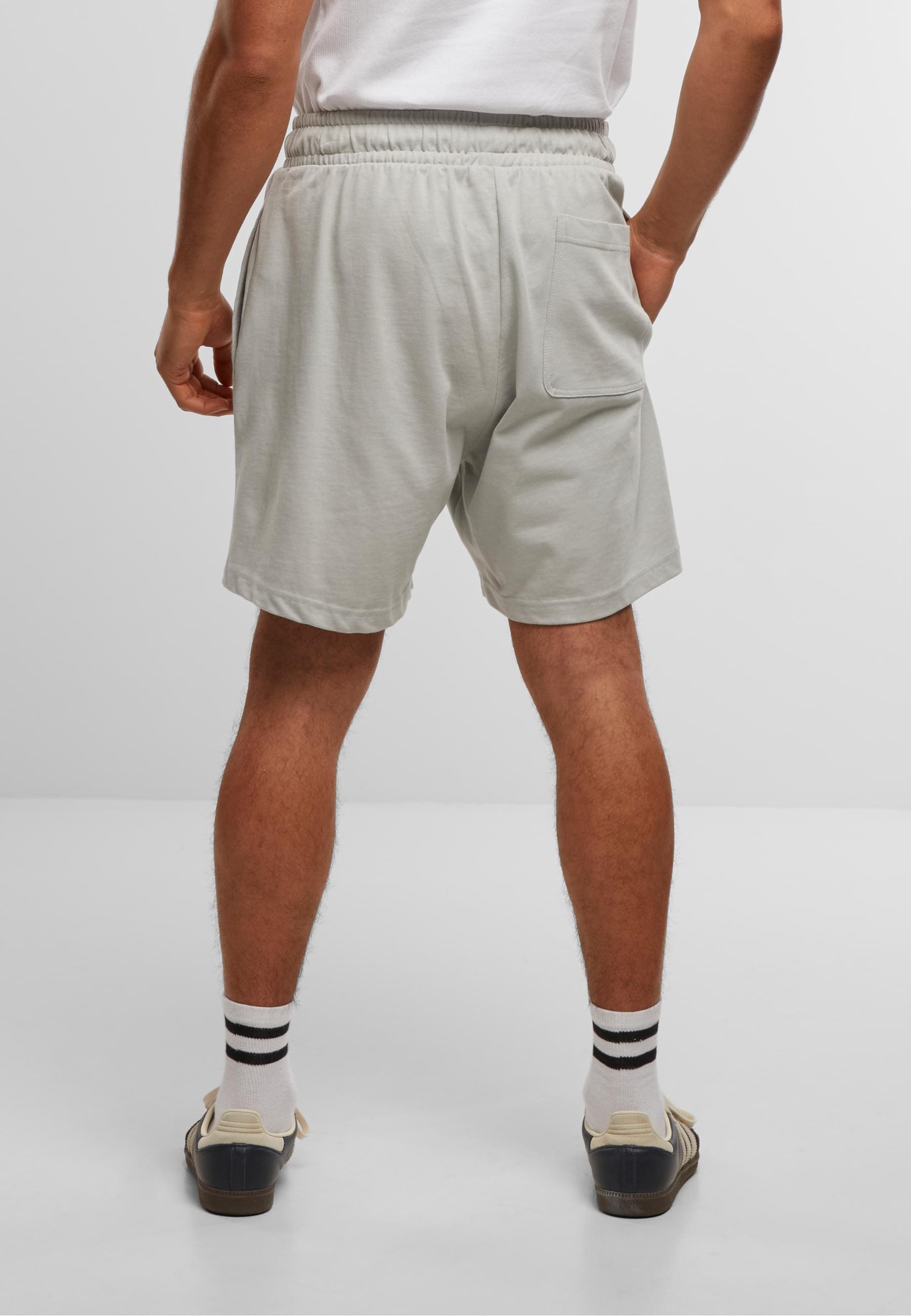 URBAN CLASSICS Sweatshorts »Urban Classics Heavy Jersey Pintuck Track Shorts«, (1 tlg.)