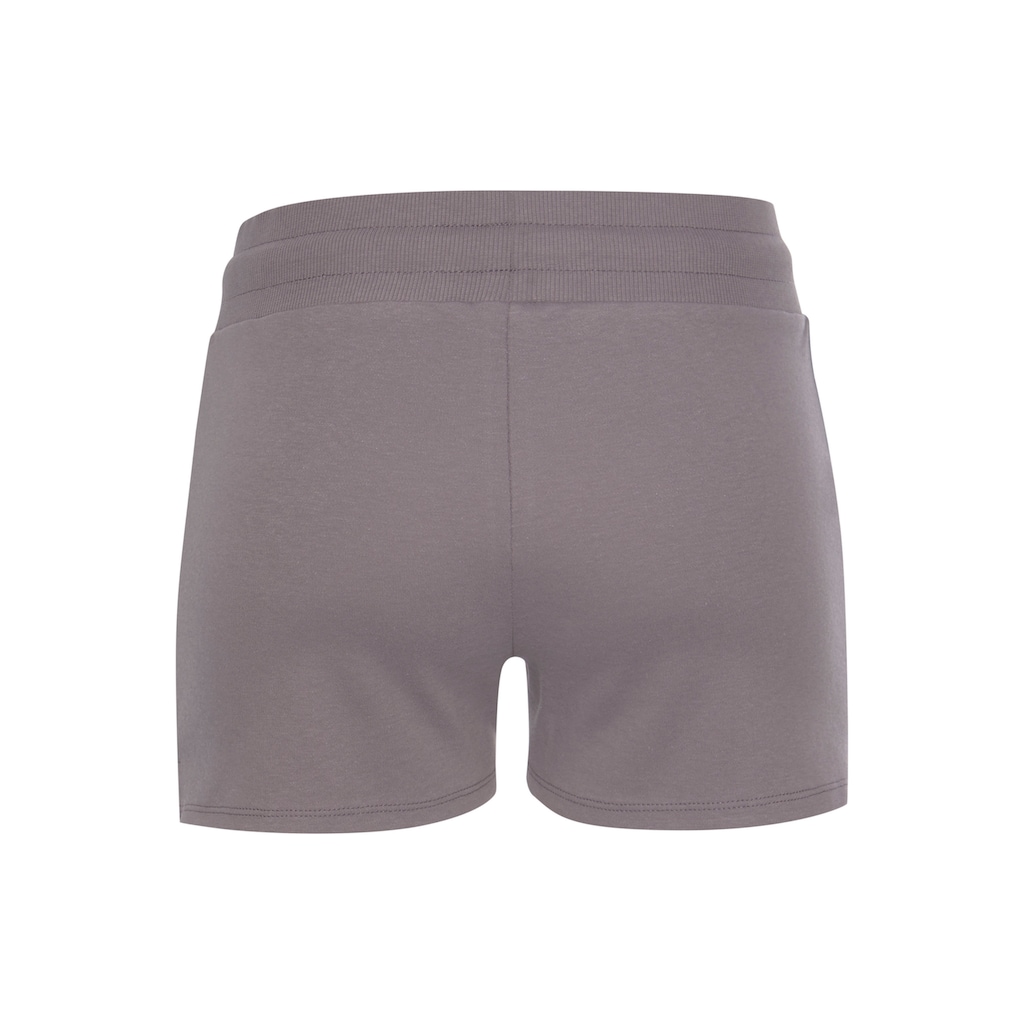 LASCANA ACTIVE Shorts, mit kleinen Seitenschlitzen