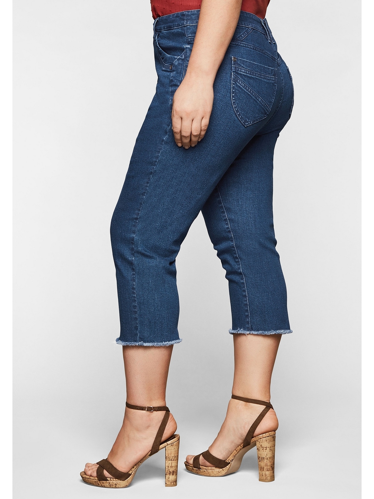 | mit am Fransen für Größen«, »Große BAUR Saum 3/4-Jeans Sheego bestellen