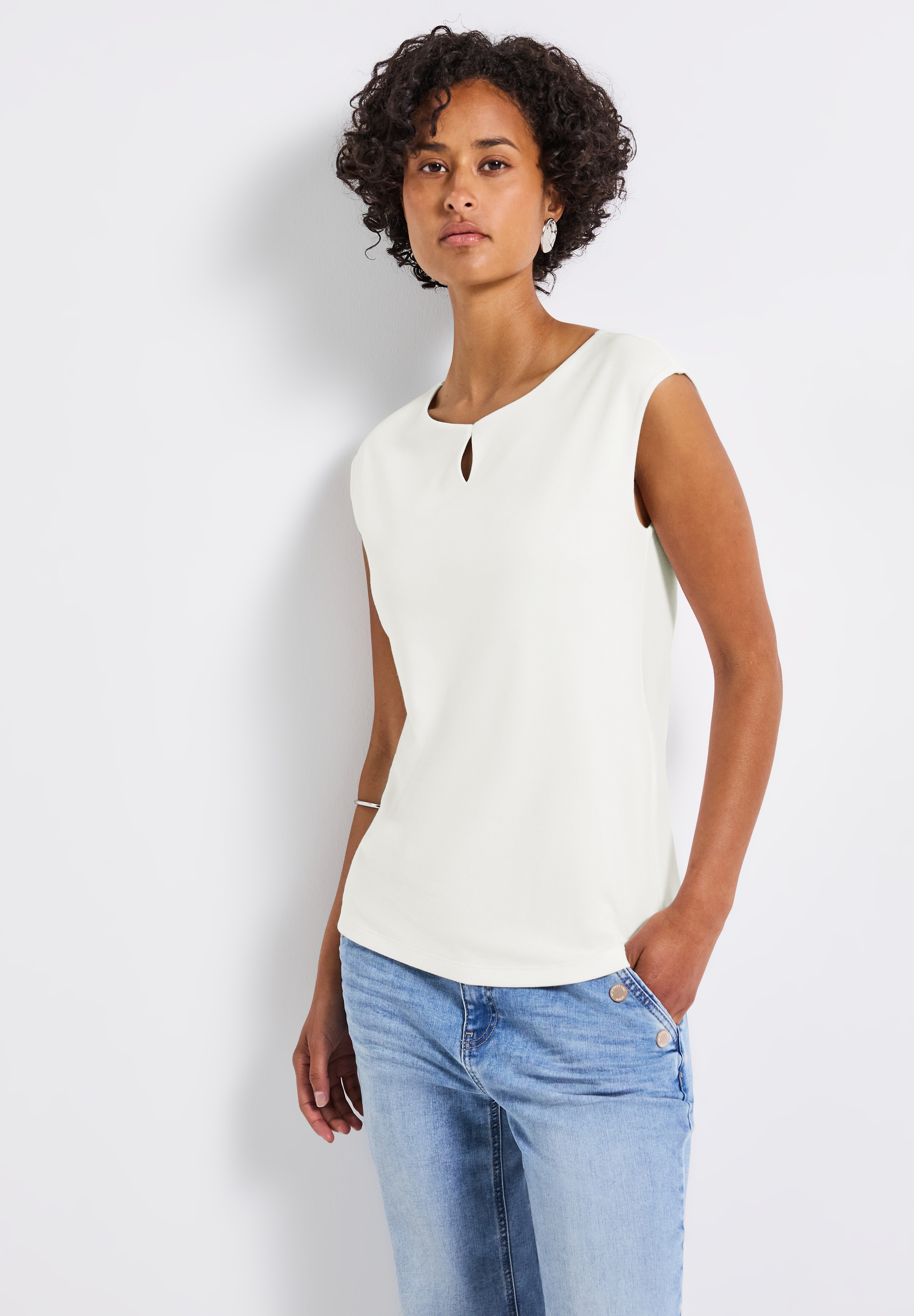 STREET ONE Shirttop "Style ADA", Rundhals mit Cut-Out-Detail günstig online kaufen