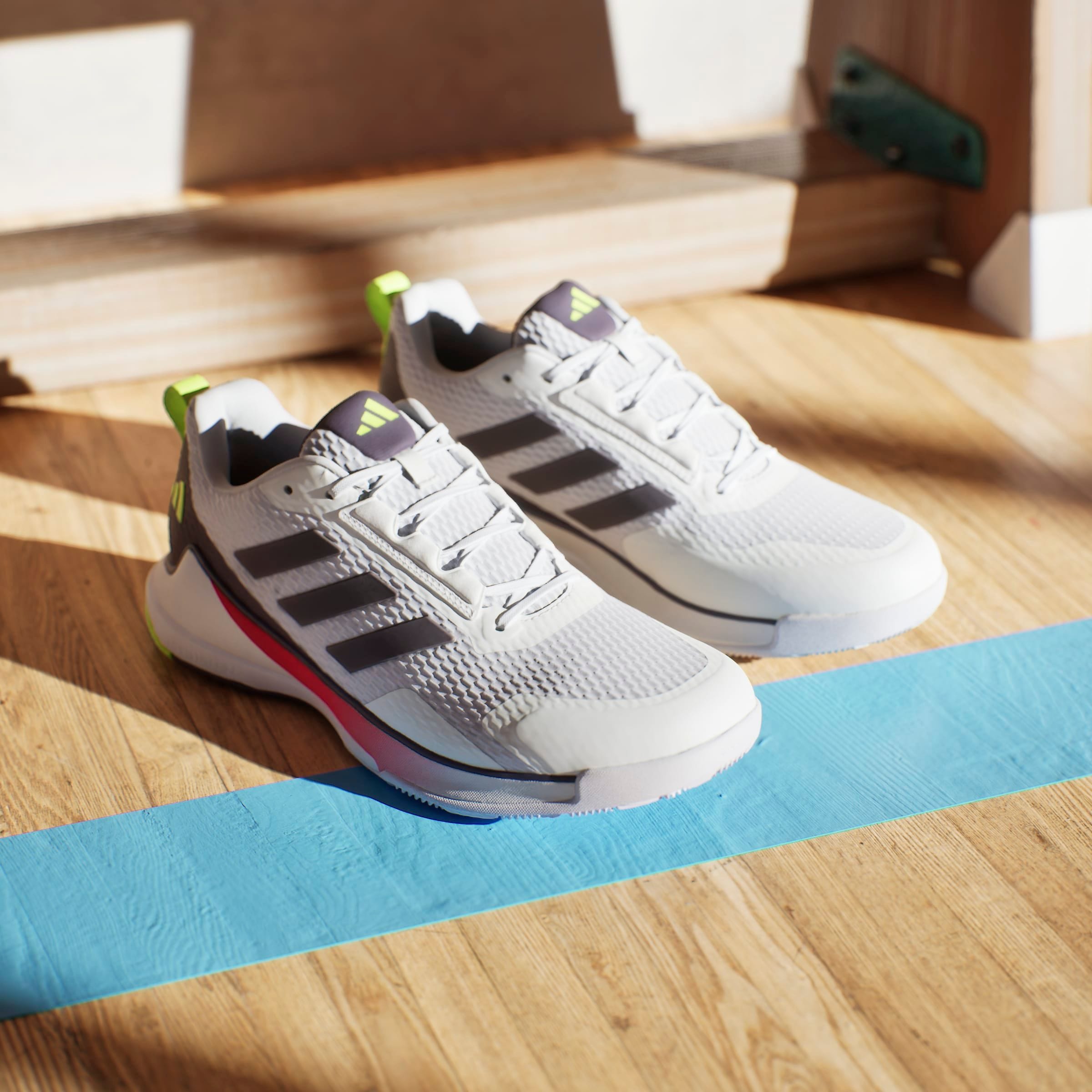 adidas Performance Hallenschuh »NOVAFLIGHT 2 INDOOR«, besonders geeignet für Volleyball