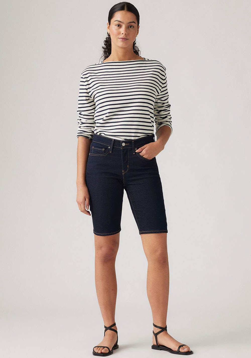 Levis Shorts "SHAPING BERMUDA" Sommerhose im Five-Pocket Style günstig online kaufen