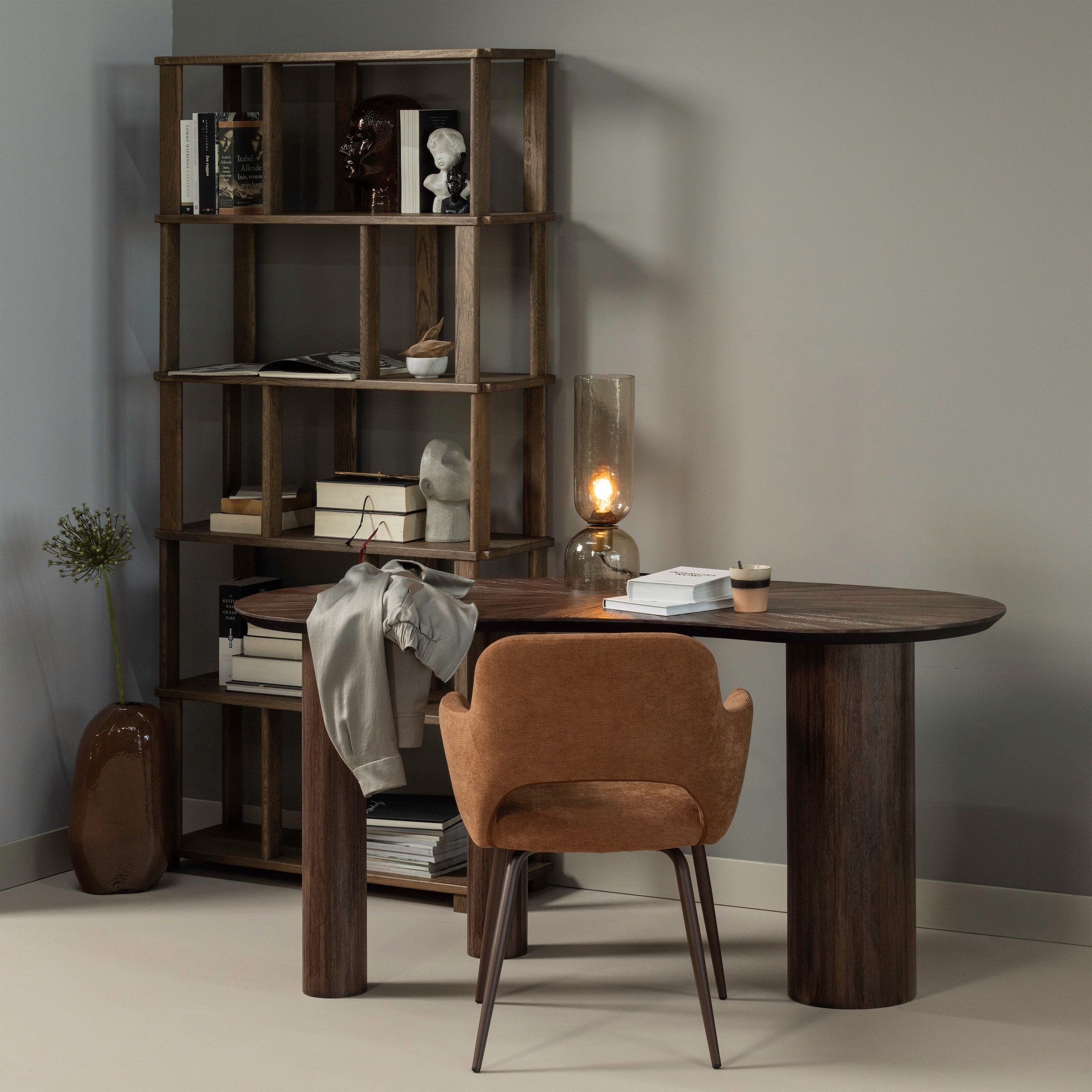 WOOOD Schreibtisch »Sun aus Teakholz mit organischer Form und Standfuß 150x62x76 cm« Einfach zu montieren, sichtbare Maserung