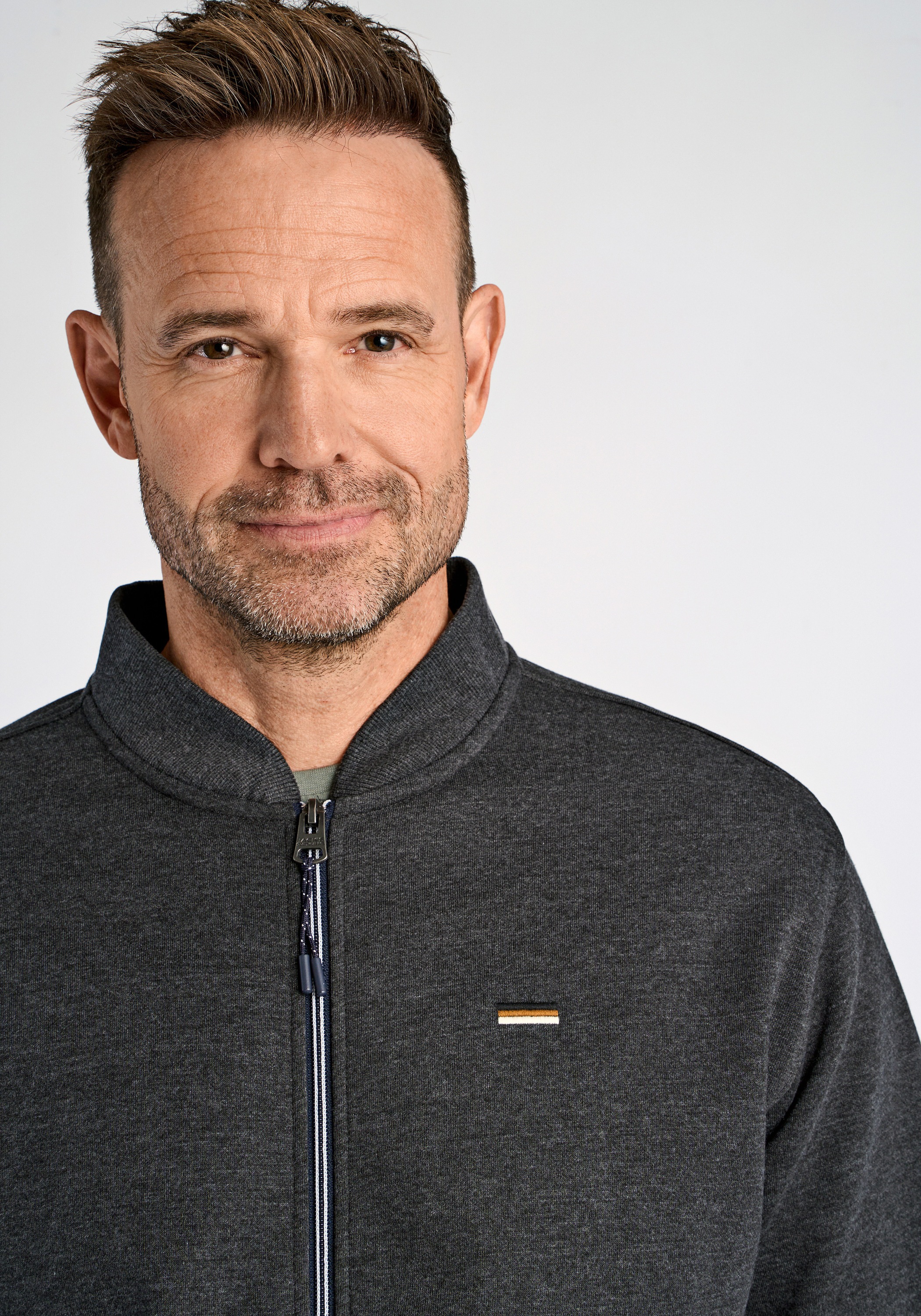 Thumbnail - JACK’S Cardigan "JACKS Cardigan"