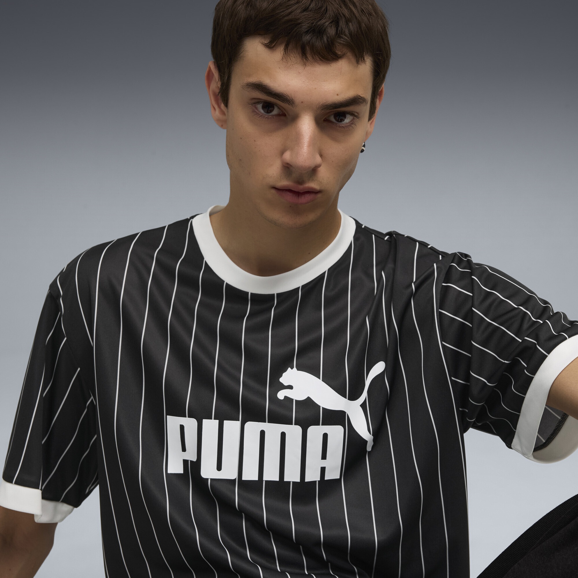 PUMA Trainingsshirt »Essentials Gestreiftes Trikot Herren«