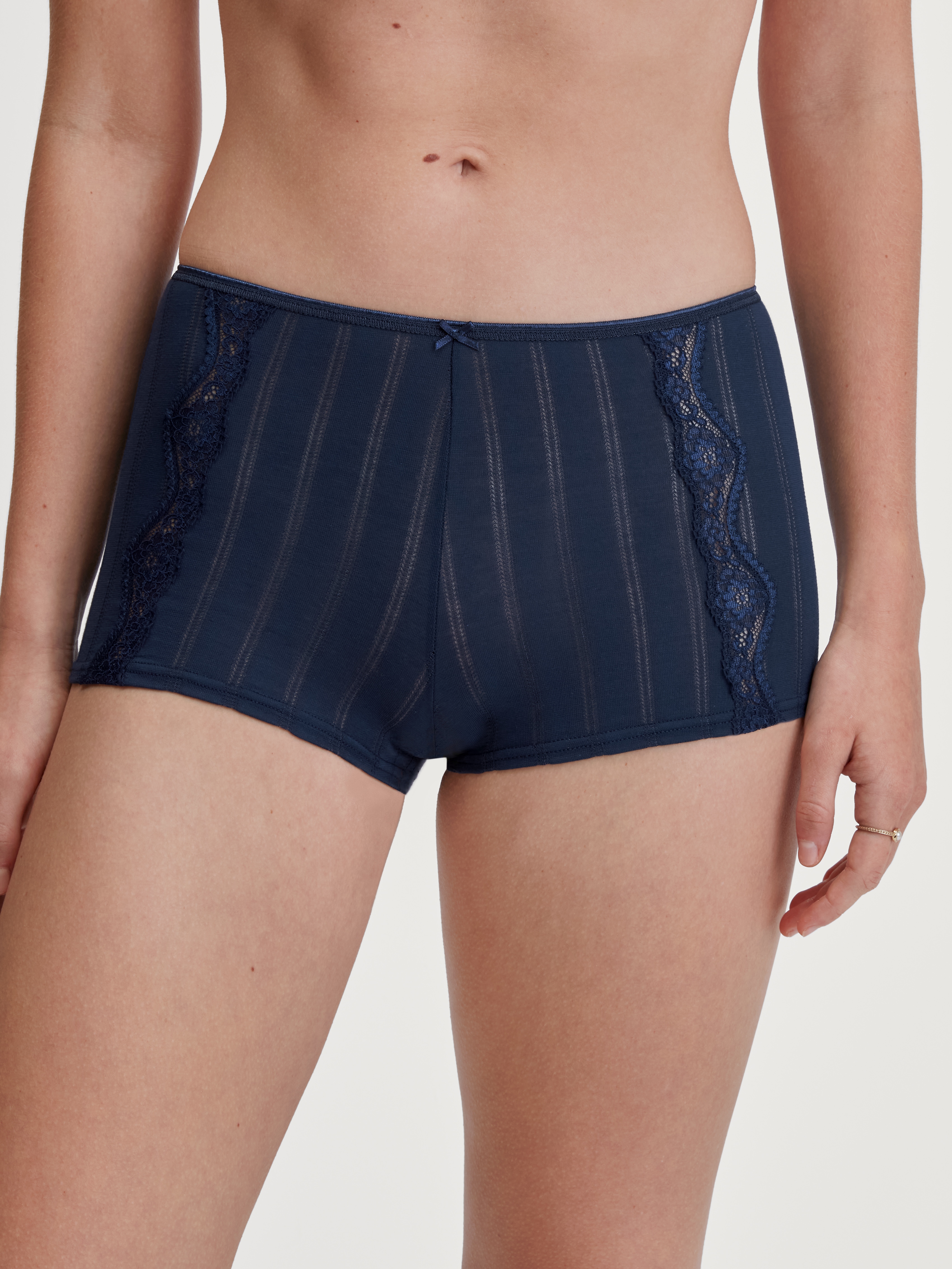 CALIDA Panty "Etude Toujours" mit Dresdner Spitze an der Vorderseite
