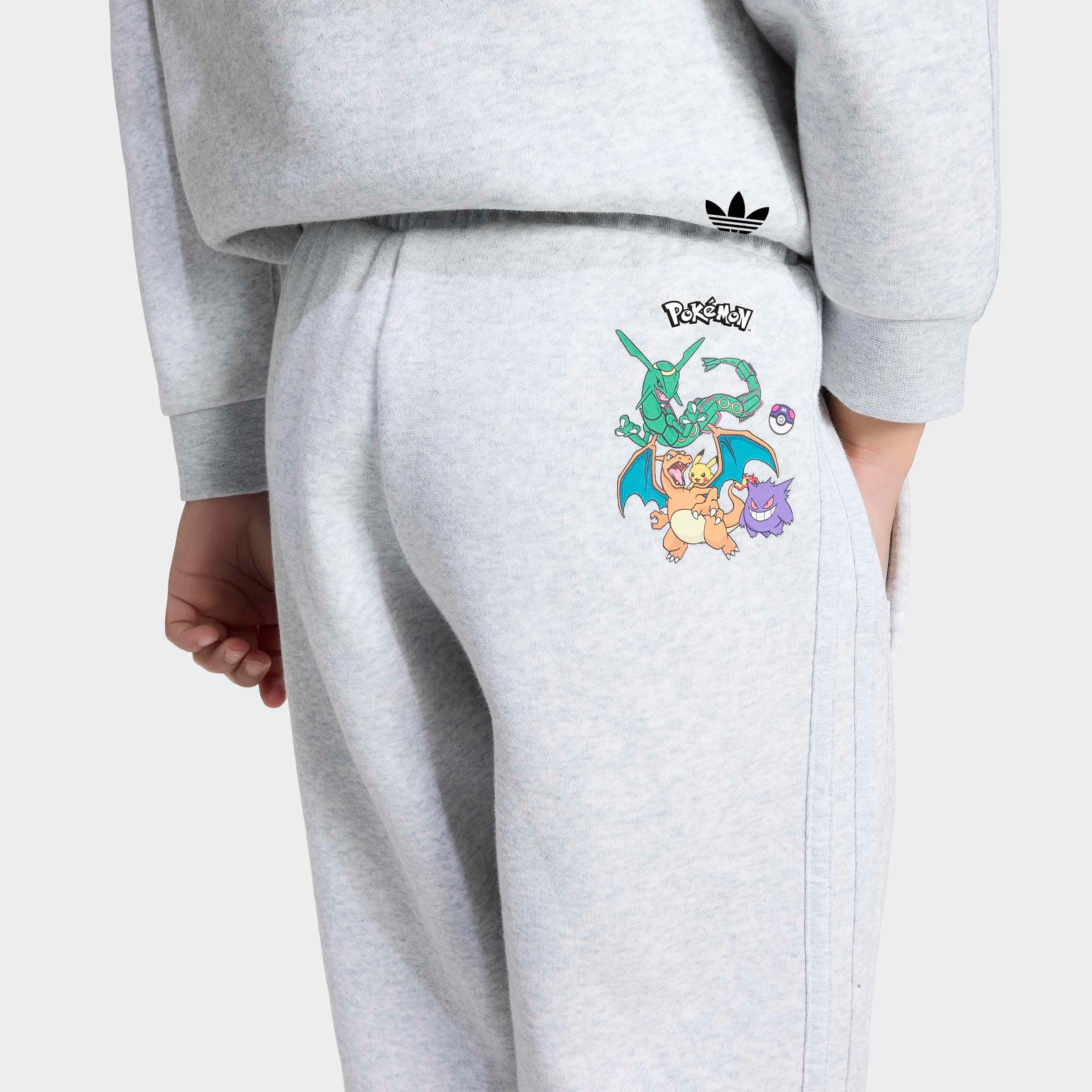 adidas Originals Trainingsanzug »ADIDAS POKÉMON HOODIE SET; LOCKER GESCHNITTEN« 2