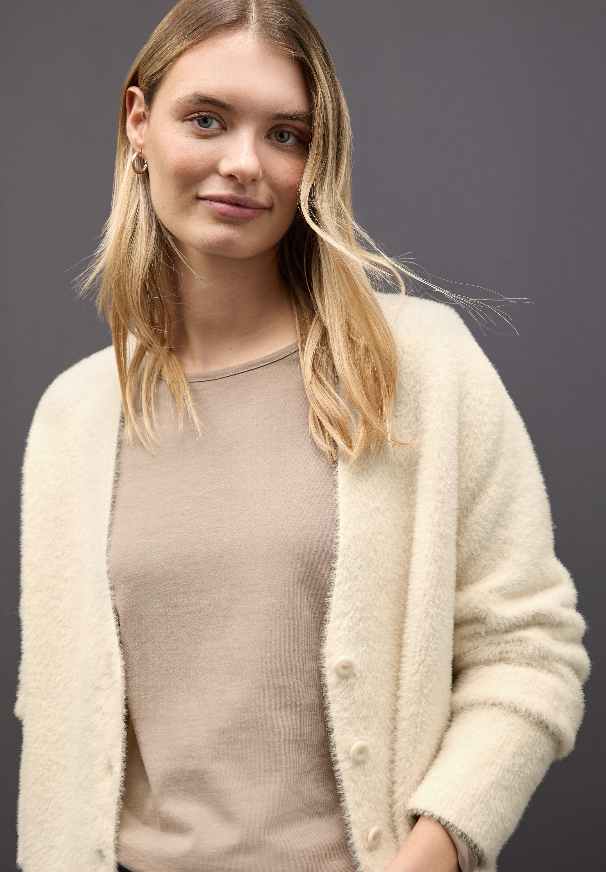 STREET ONE Cardigan mit V-Ausschnitt