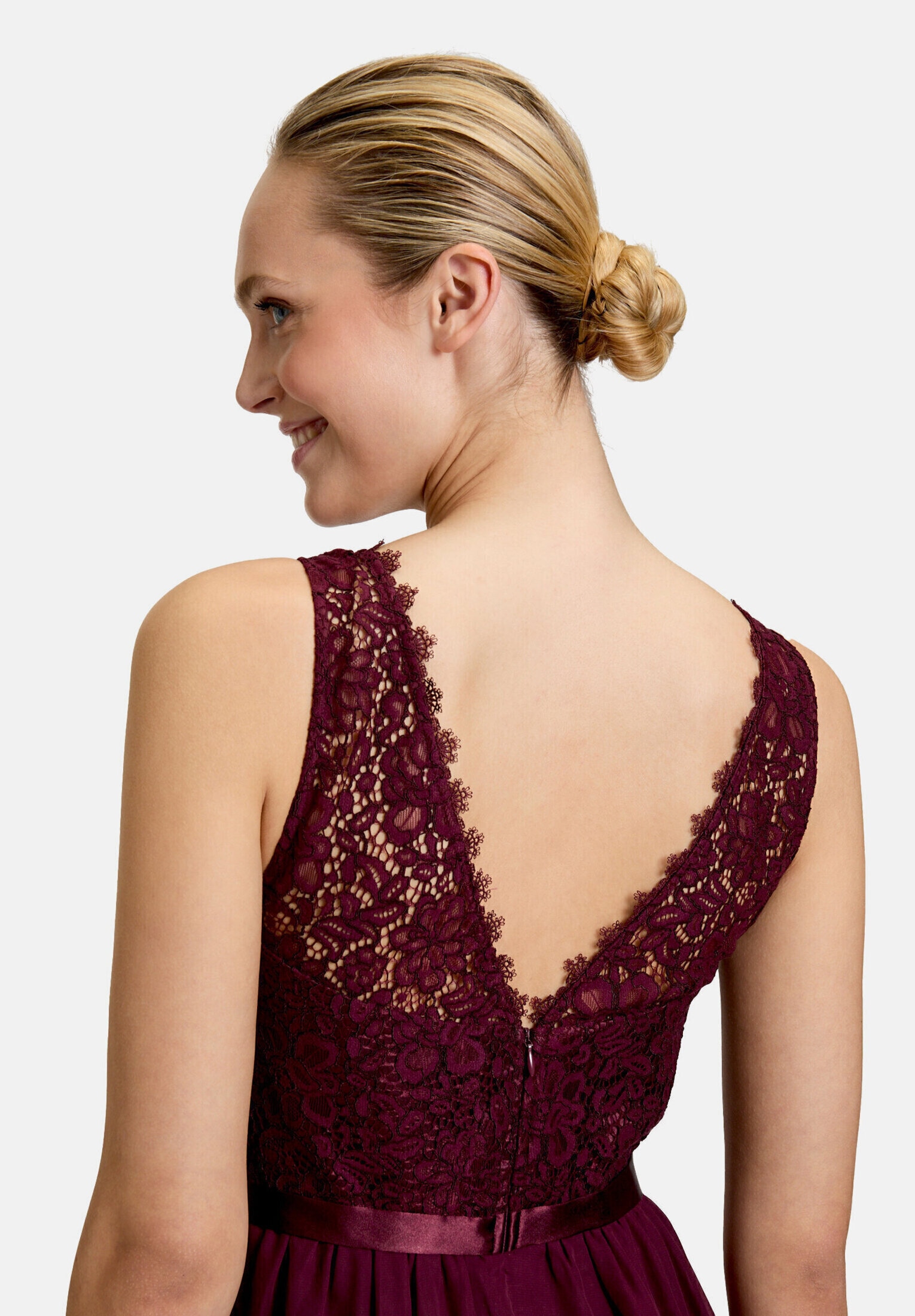 Vera Mont Cocktailkleid »Damen mit Spitze« Ohne Tasche Bogenkante