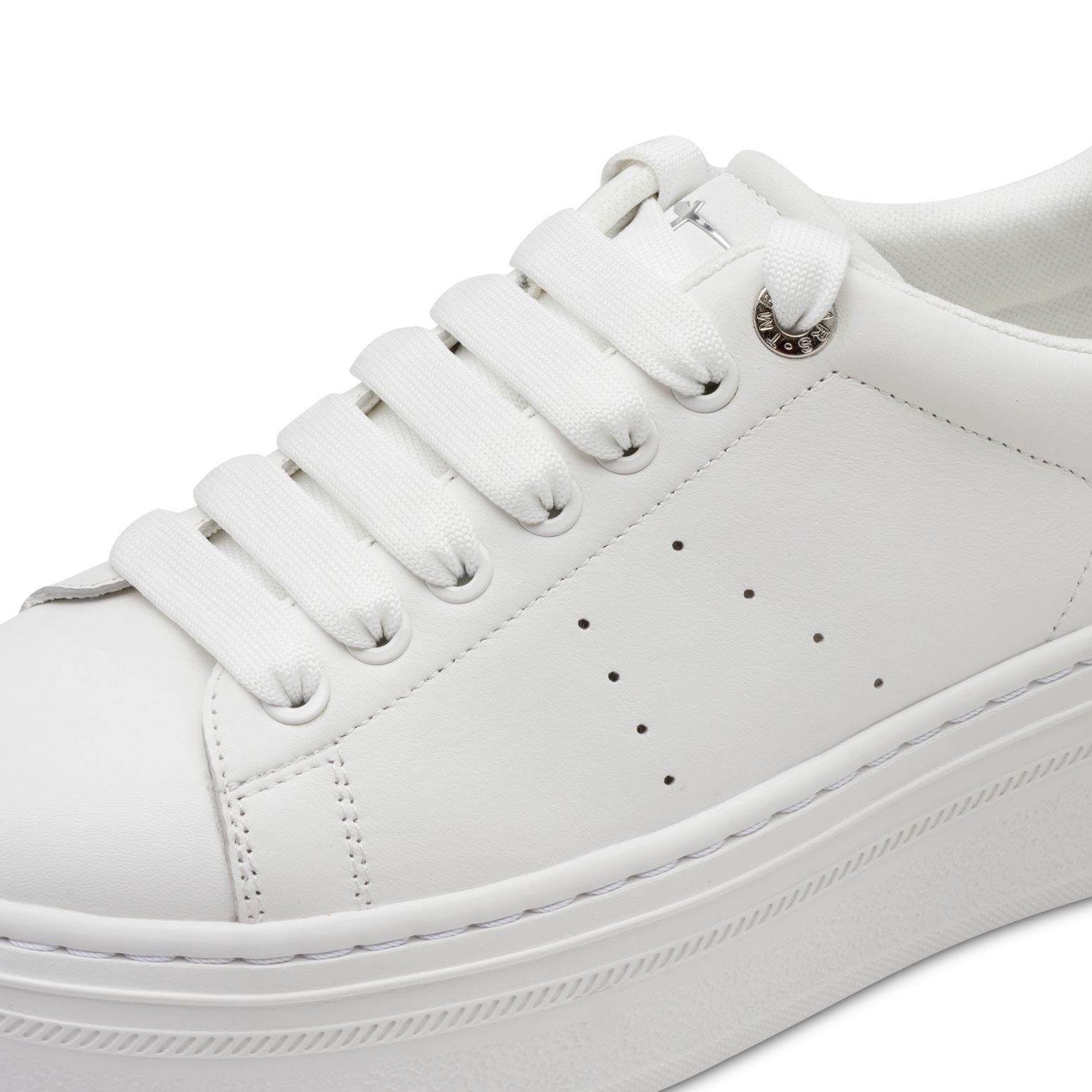 Tamaris Plateausneaker, Schnürschuh, Halbschuh mit auffälligen Schmuckstein günstig online kaufen