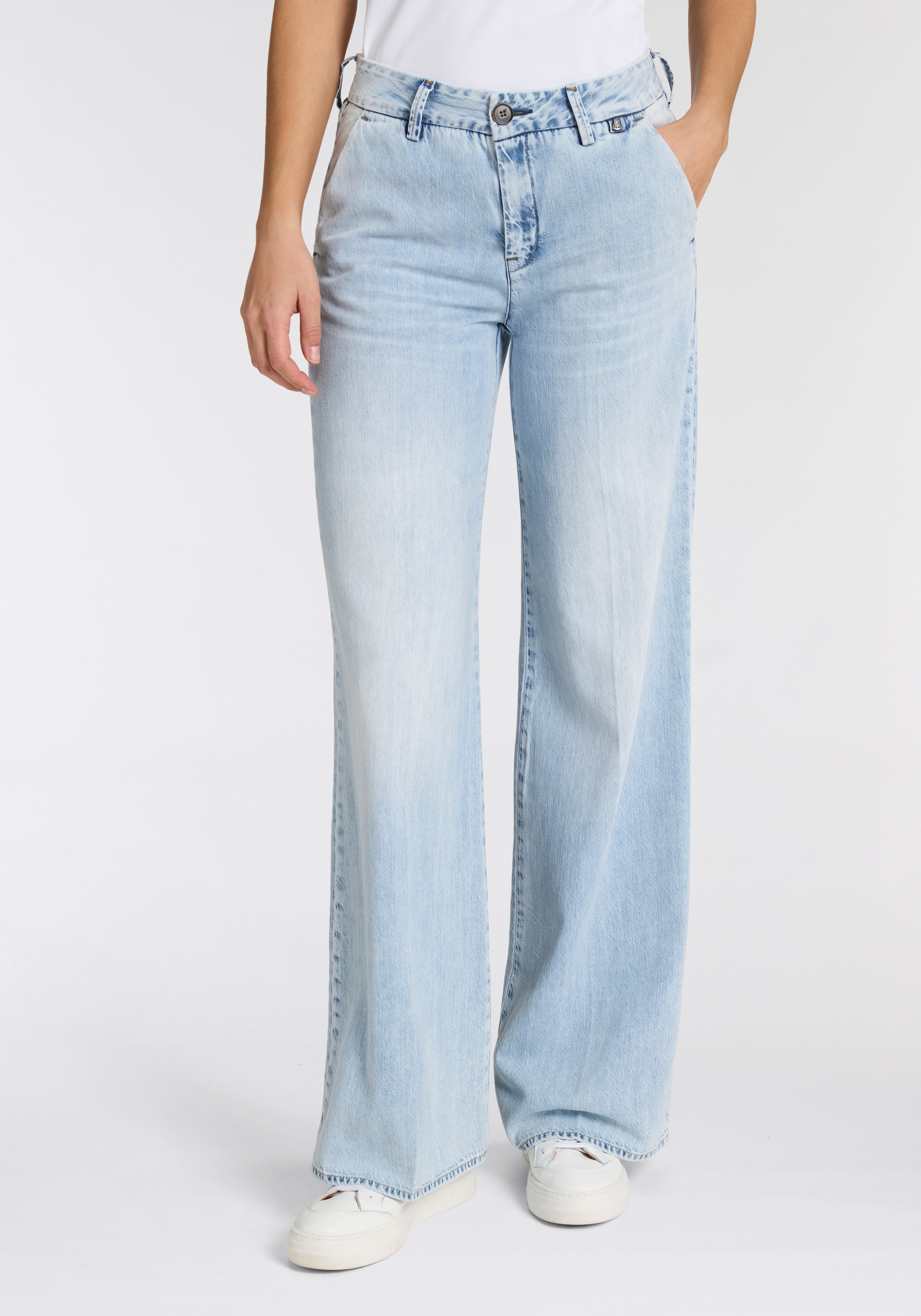 Herrlicher Bootcut-Jeans "Lovely Flared Denim Light" Ultra Light Denim, Mid Rise