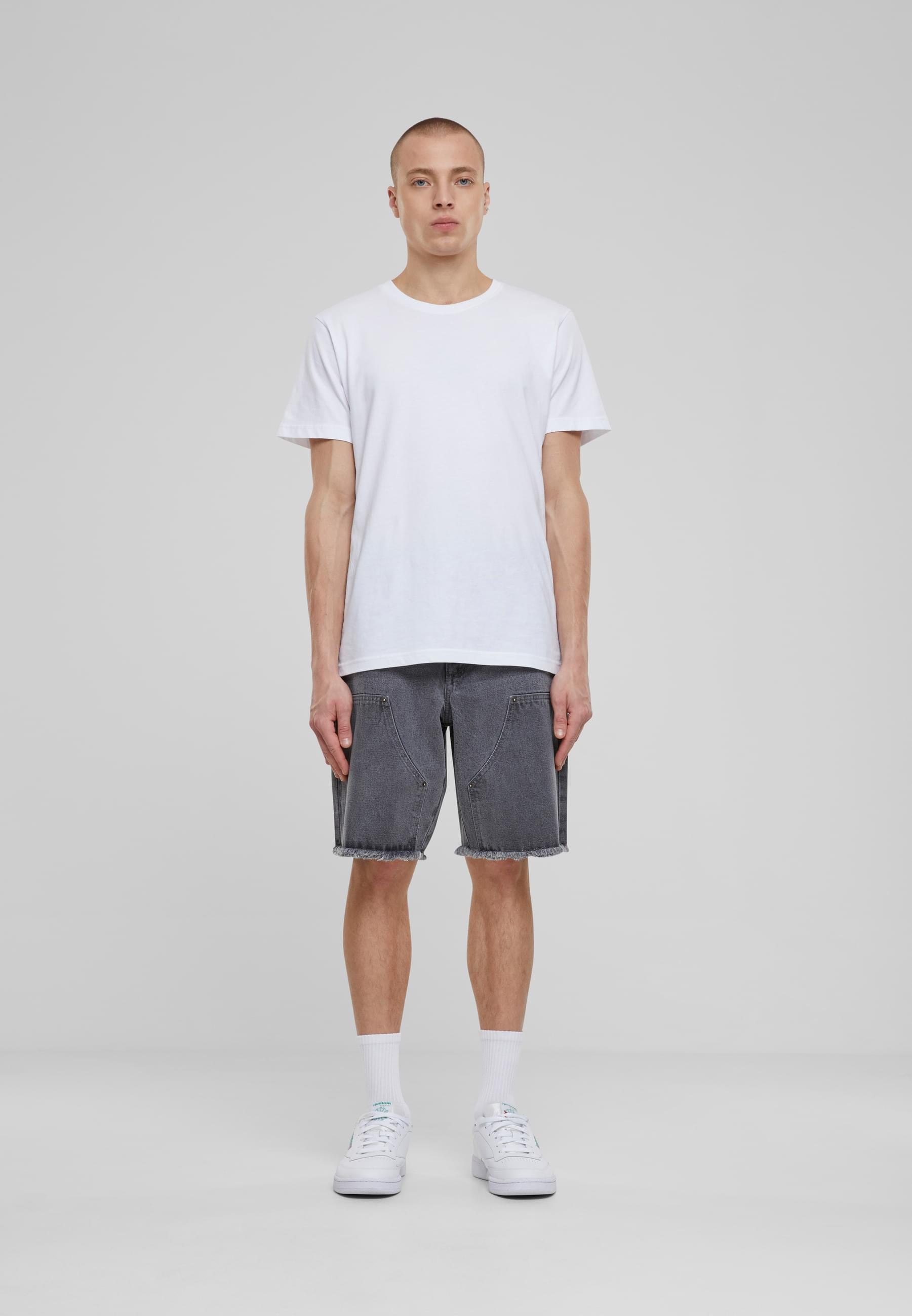 URBAN CLASSICS Shorts »Urban Classics Open Edge Two Knee Denim Shorts«, (1 tlg.)