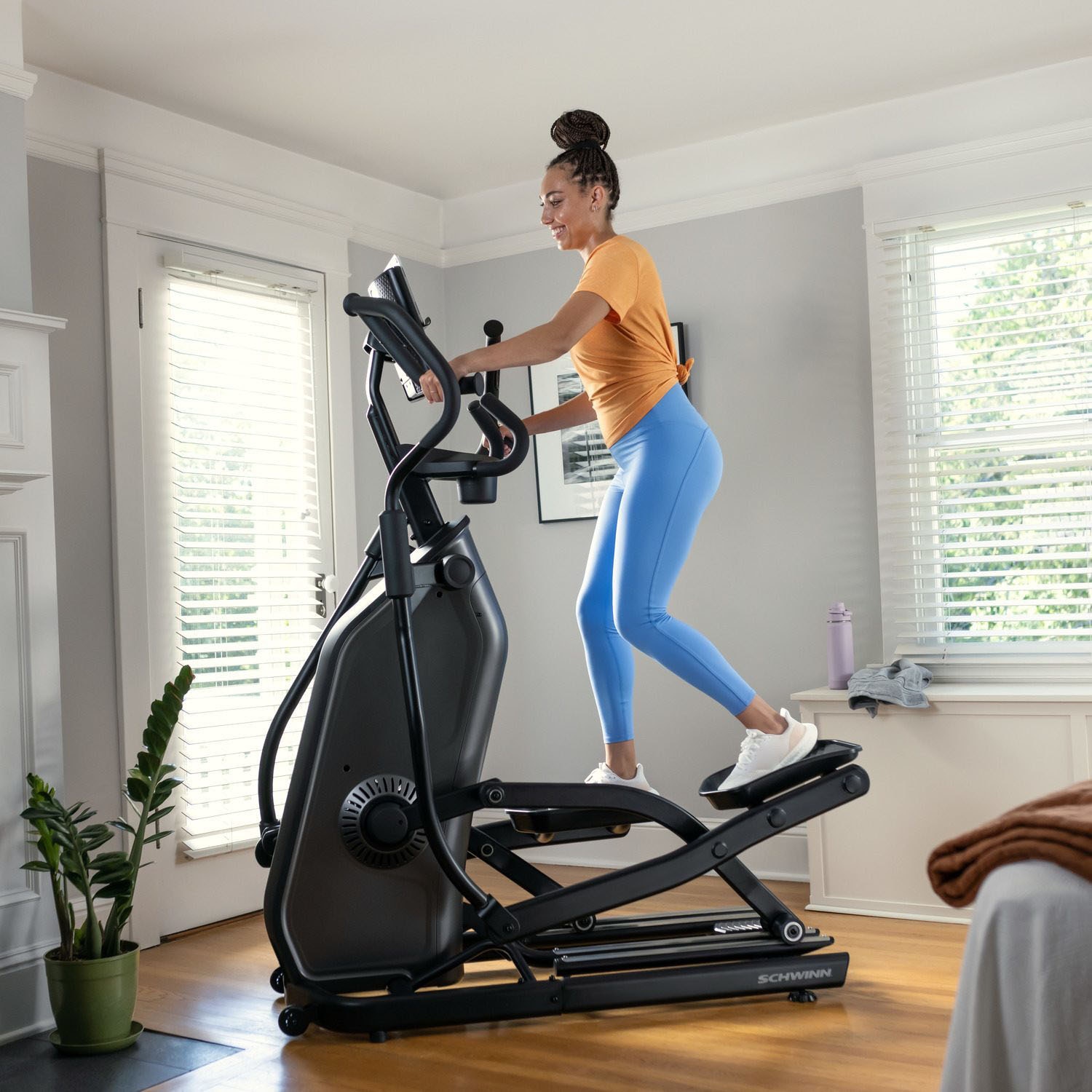 Schwinn Fitness Ellipsentrainer »Schwinn 590E« elektronisch verstellbare Steigung/Neigung -5 bis +15%