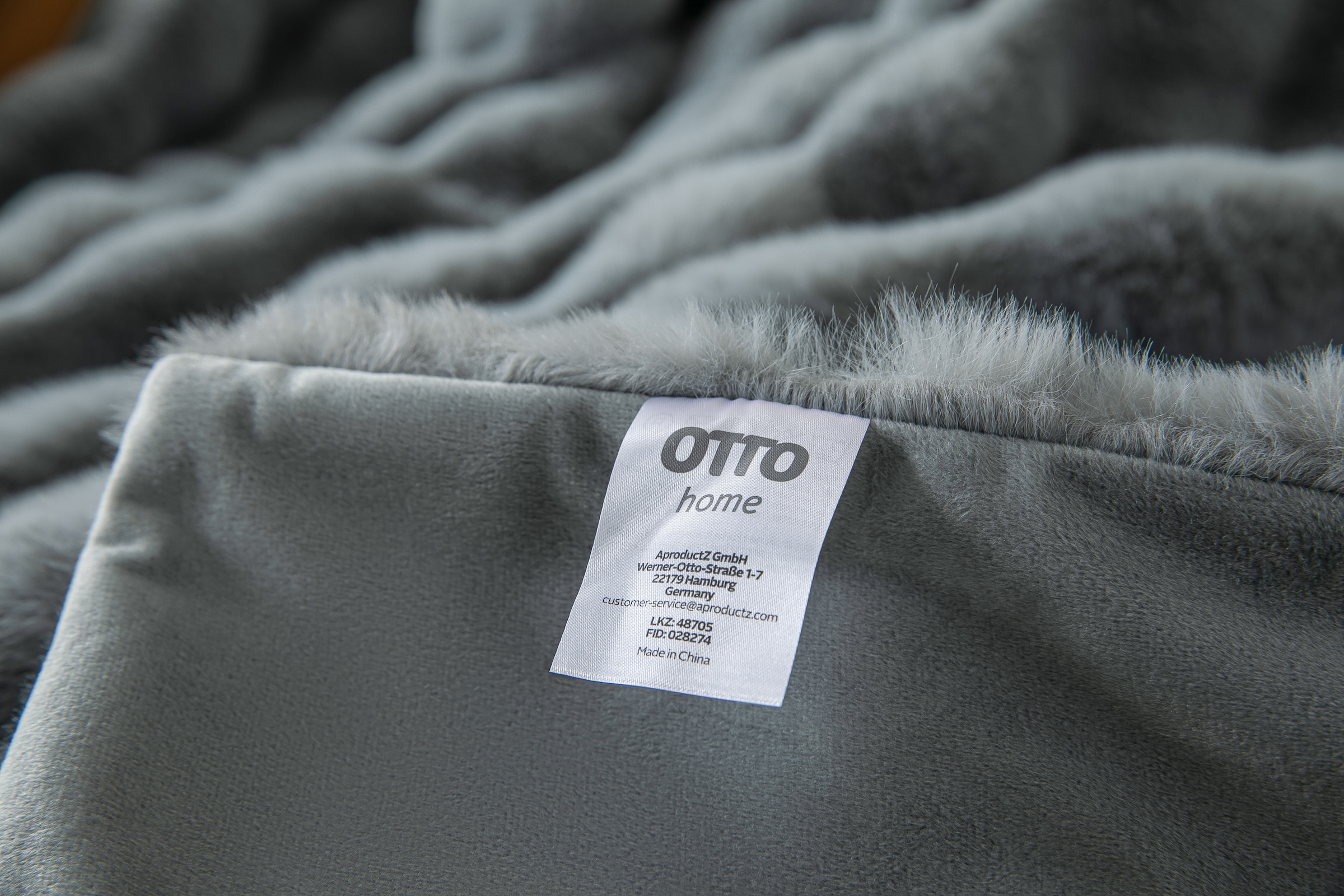 OTTO home Wohndecke »Briee Premium 550g/m², hochwertig, flauschige Decke, maximaler Komfort« Decke mit Fell-Optik, bubble, unifarben, hochwertige Qualität 550g/m²