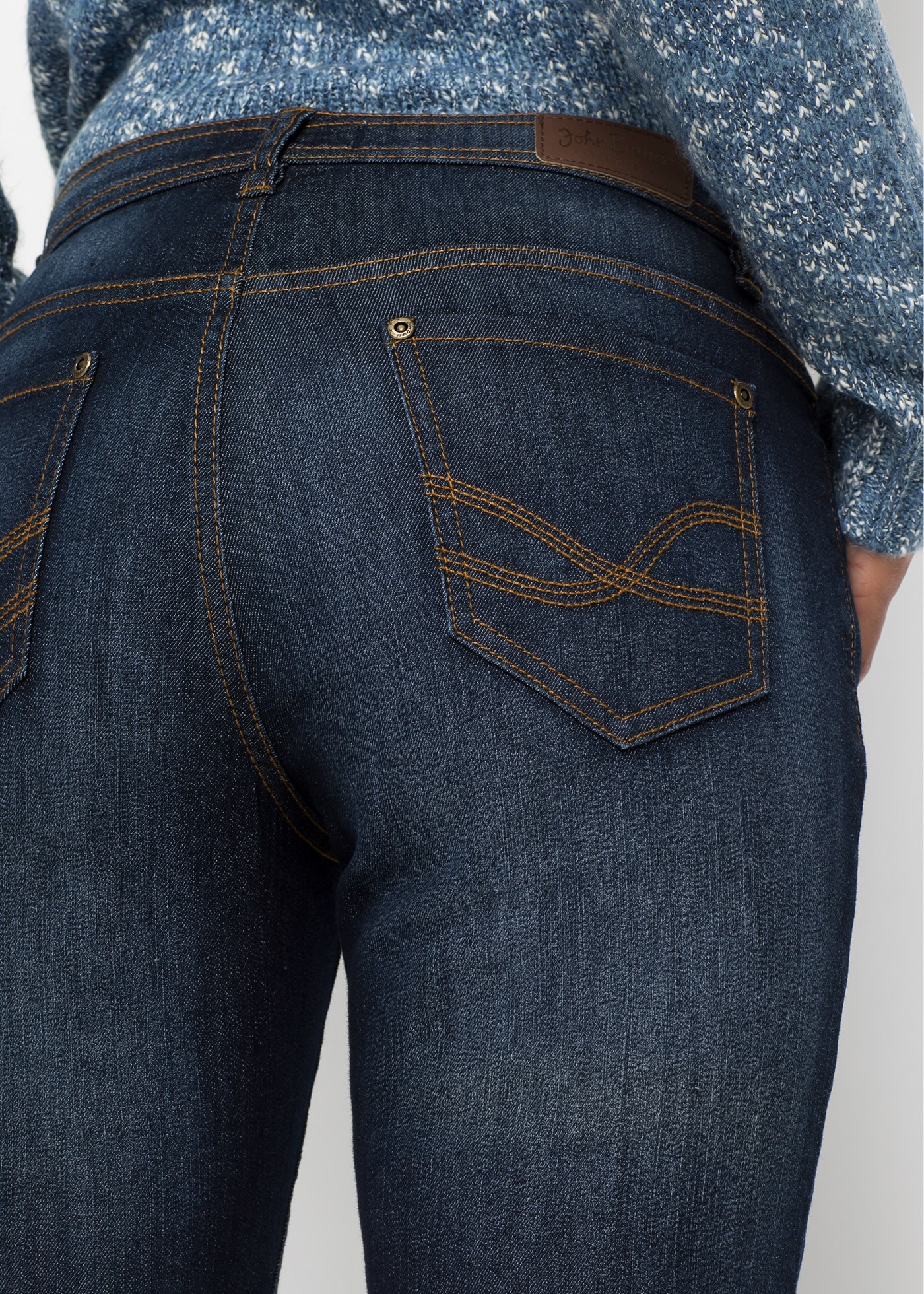 bonprix Mom-Jeans Regular Fit, mit Eingrifftaschen, Gesäßtaschen und Coinpocket