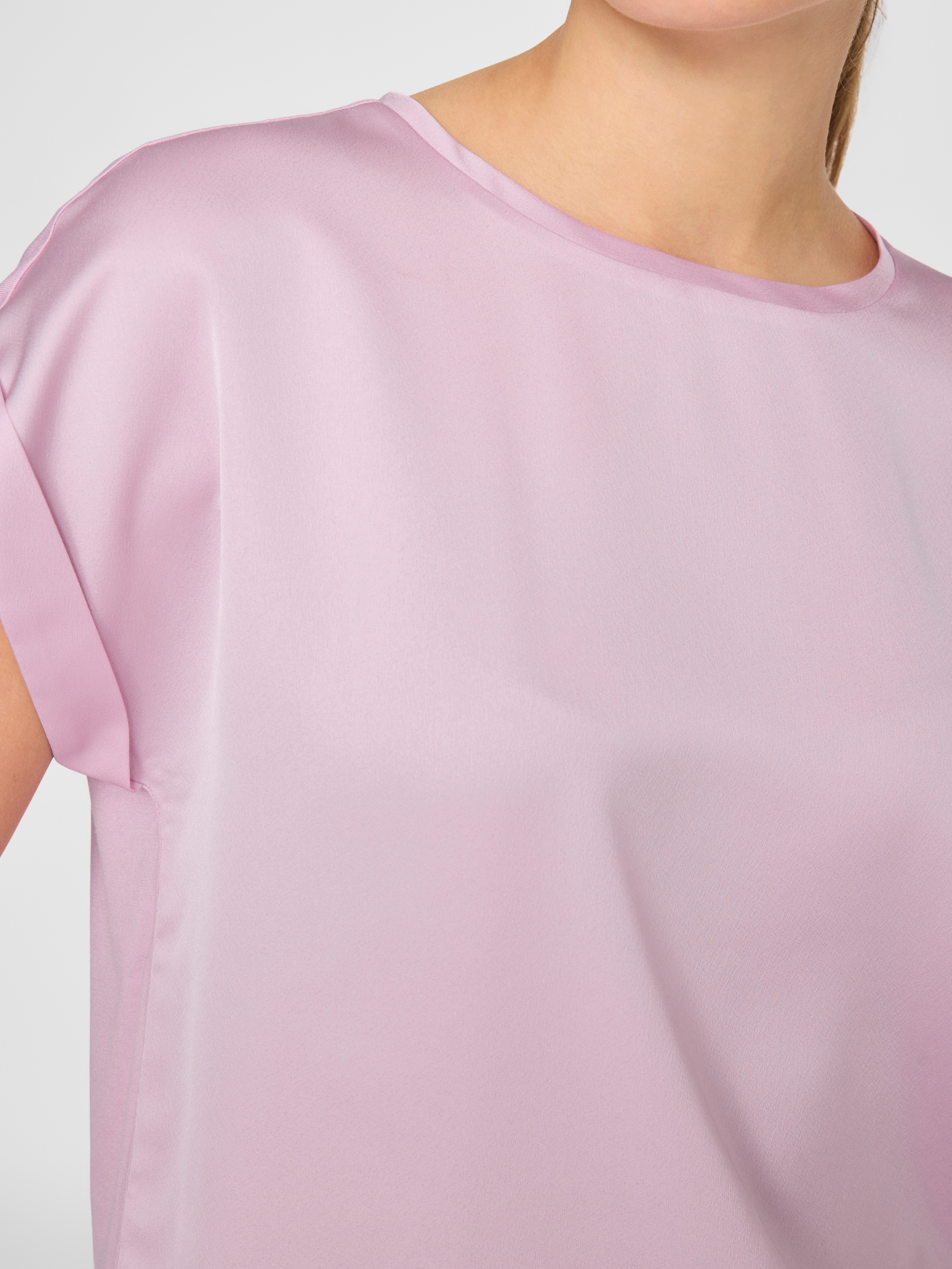 Thumbnail - Vila Kurzarmshirt "VIELLETTE S/S SATIN TOP - NOOS", Satin Optik