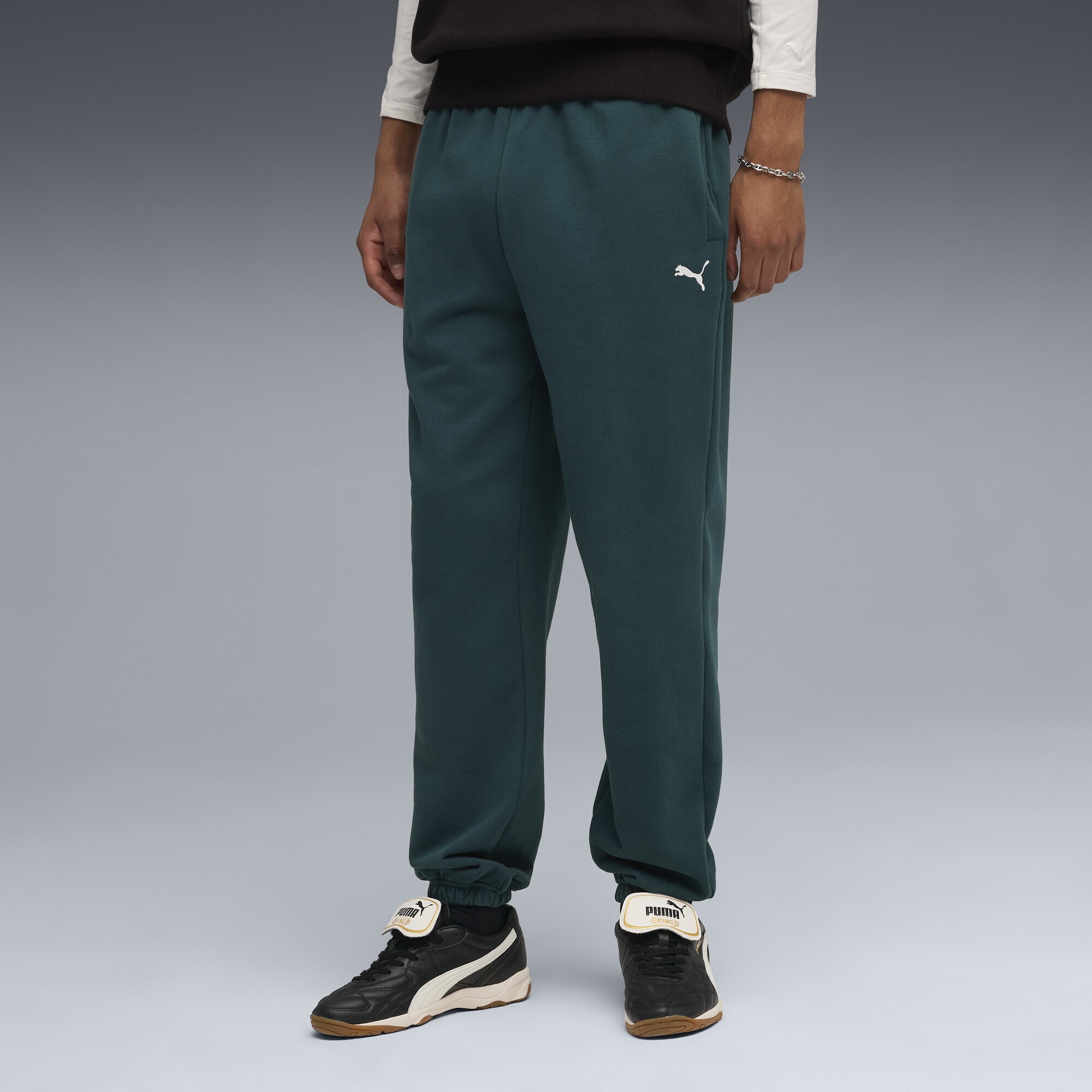 PUMA Sporthose »Wardrobe Essentials Relaxed Jogginghose Herren«