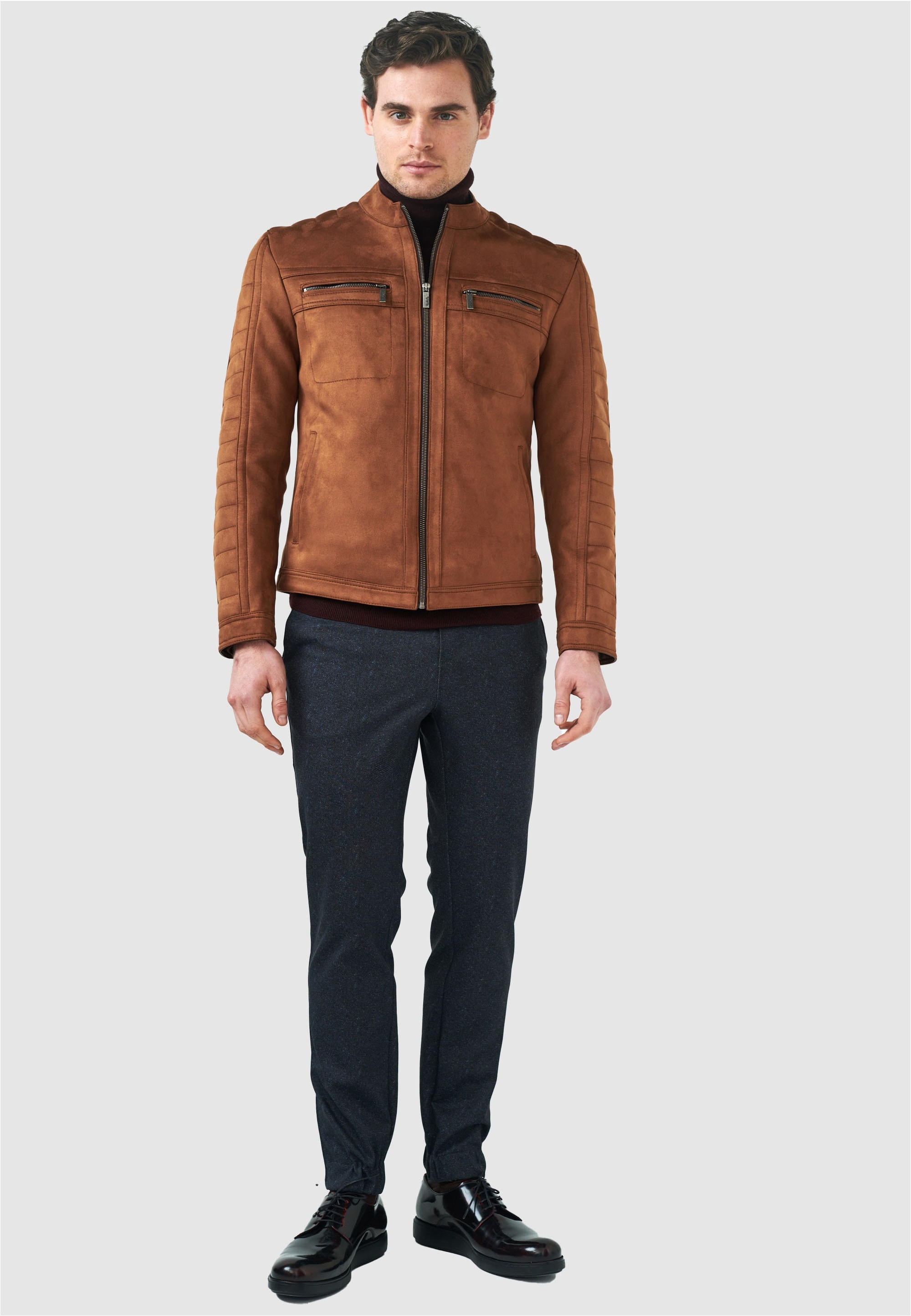 Pierre Cardin im angesagten Biker-Stil