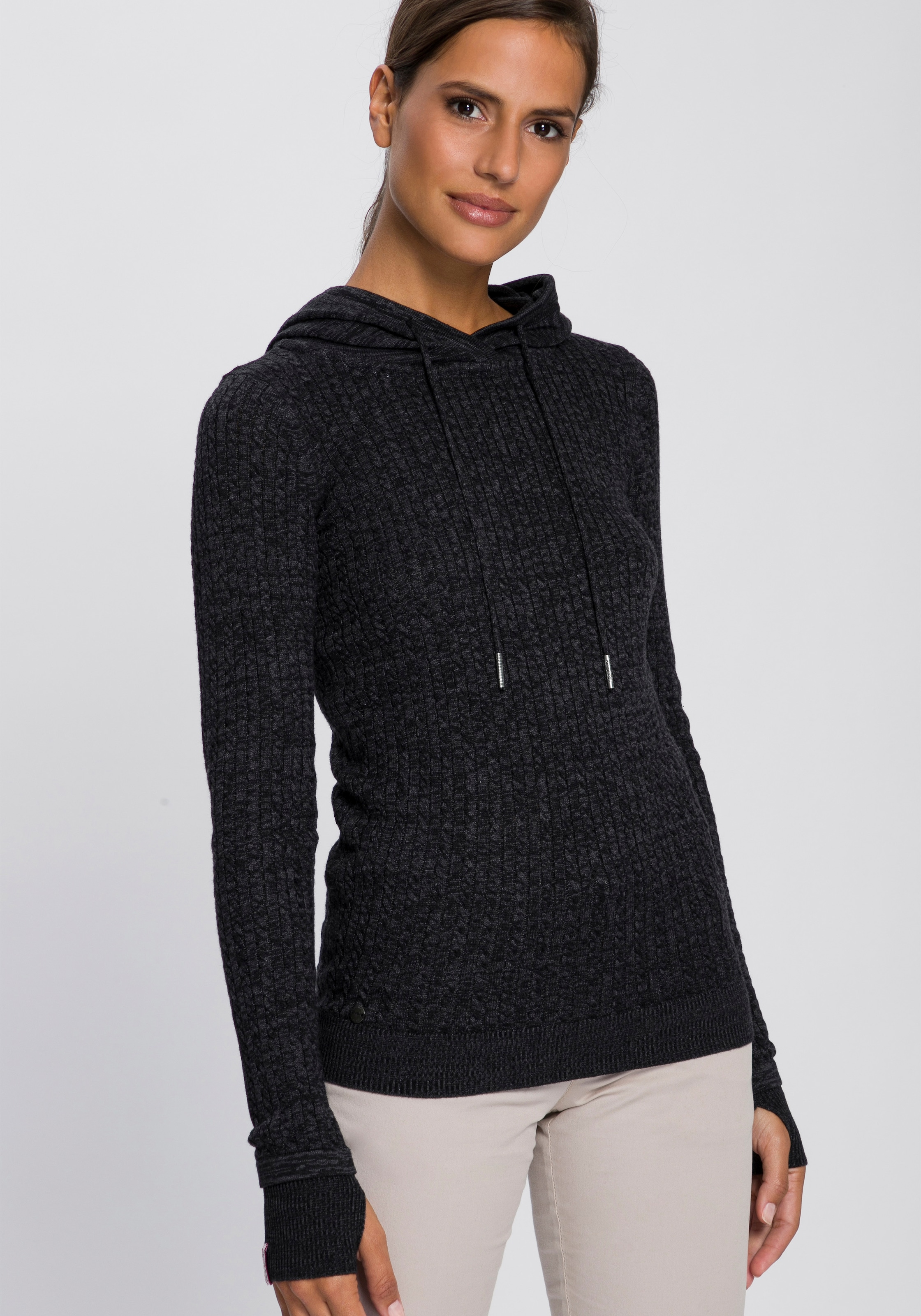 Kapuzenpullover, im feinen Zopf-Strick-Design