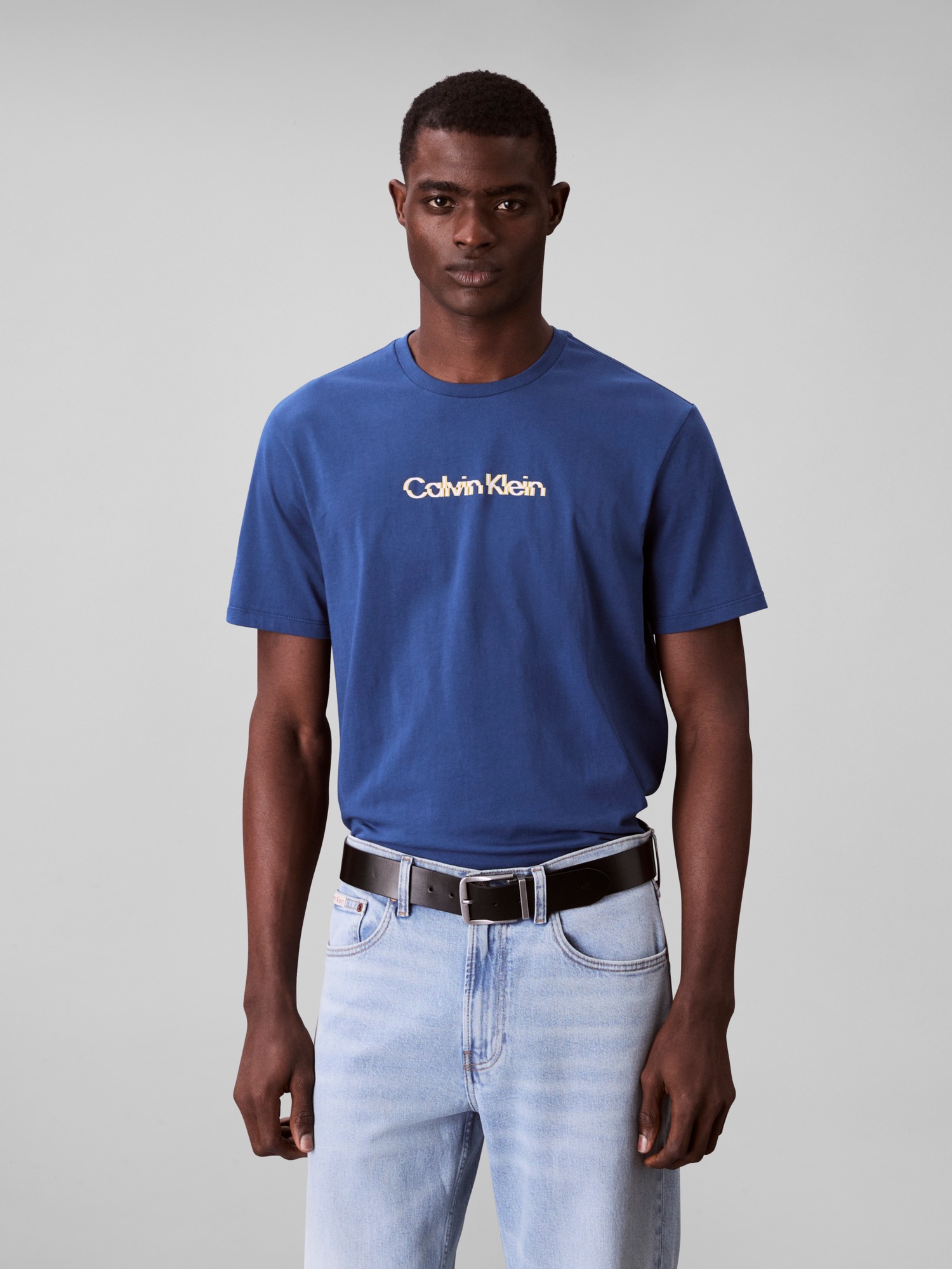 Calvin Klein Jeans T-Shirt "SS GLITCHED LOGO EU CLASSIC TEE" Mit Rundhalsau günstig online kaufen