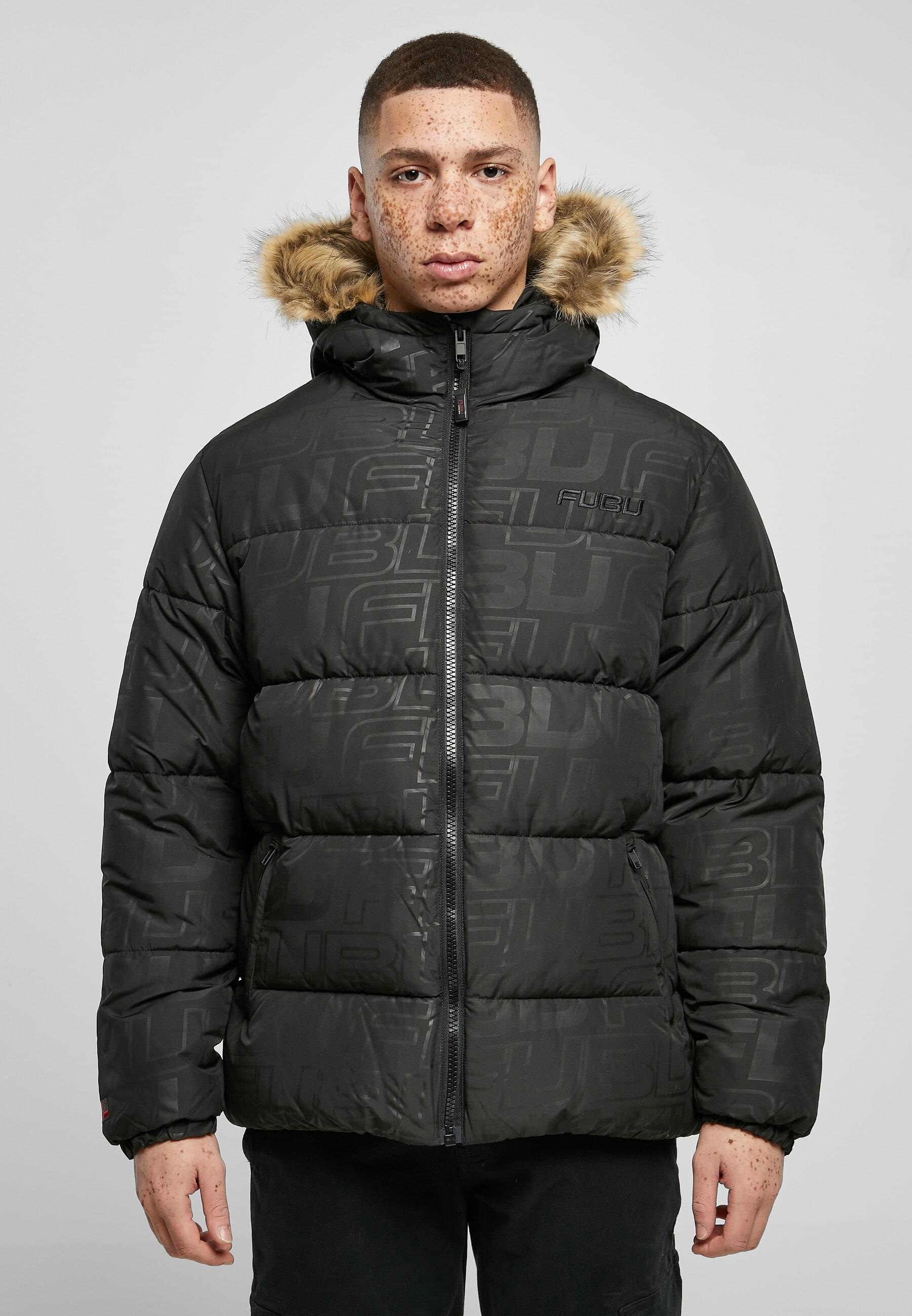 Fubu Winterjacke »Fubu Herren FM224-039-2 FUBU Corporate AOP Puffer Jacket«, (1 St.), mit Kapuze
