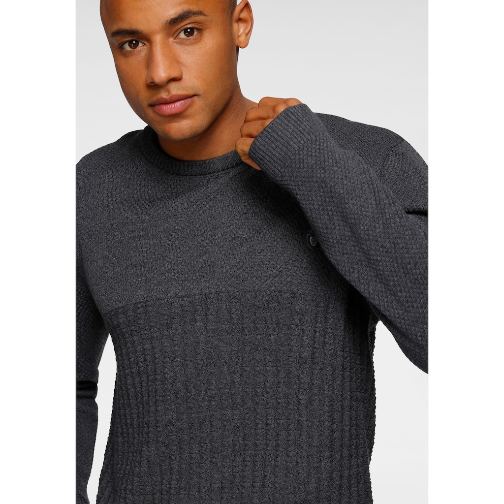 Bruno Banani Strickpullover, mit modischer Struktur